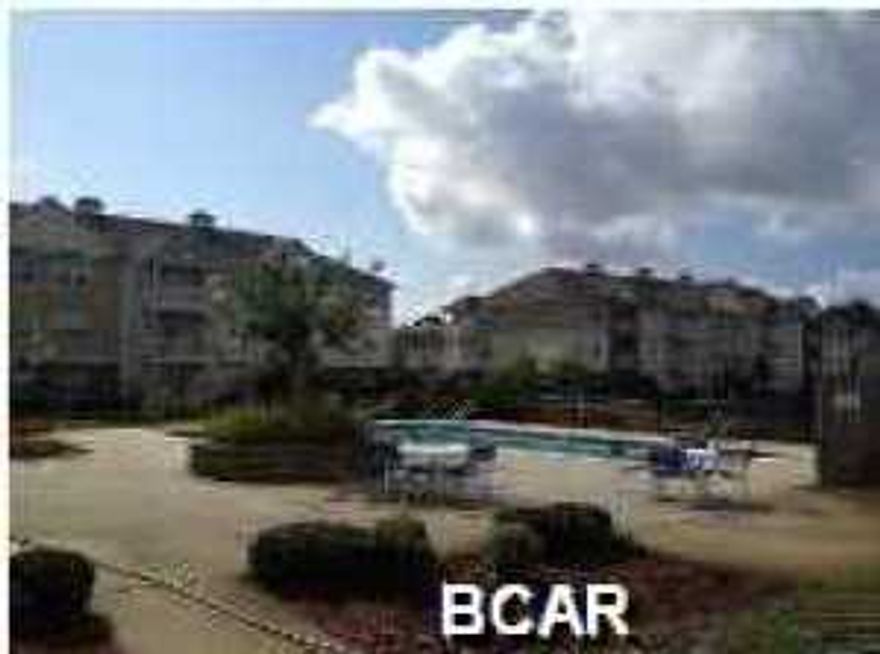 Villas At Suncrest - This is a 2 bedroom, 2 bath flat located in the heart of Panama City Beach. Just minutes form the Navy Base and a short drive to Pier Park. The Villas at Suncrest is a gated community featuring a community pool, club house, gated entrance and most units include a garage. Units all include all utilities except electricity - water, sewer, trash, basic cable, internet and local phone service. Units also feature spacious floor plans with granite counter tops, laminate wood floors, crown molding, upgraded stainless steel appliances, bamboo blinds, jet tub in master bathroom, and balcony over looking the pool. This is a split bedroom plans wit washer and dryer hook ups.