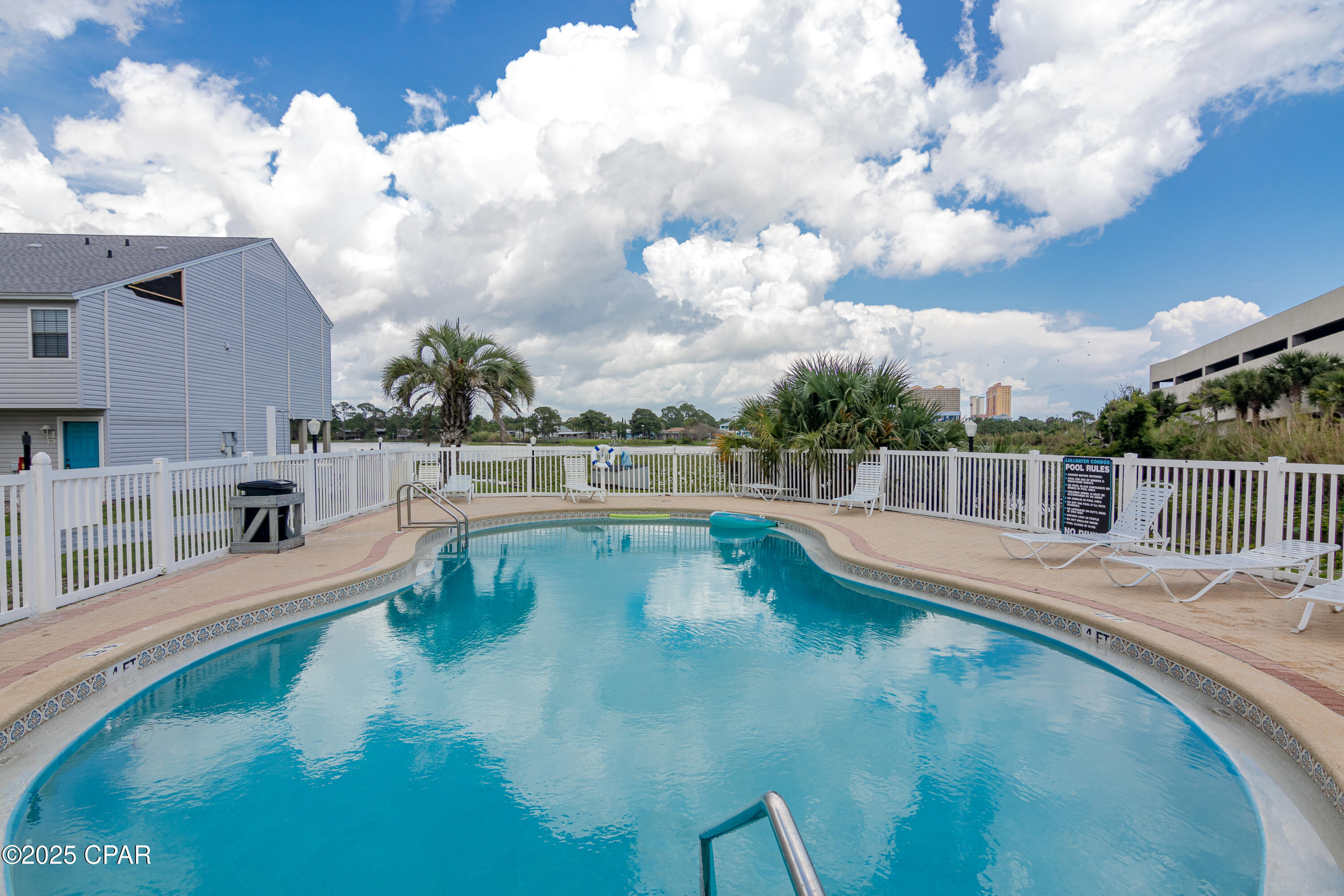 Lullwater Beach - Residential