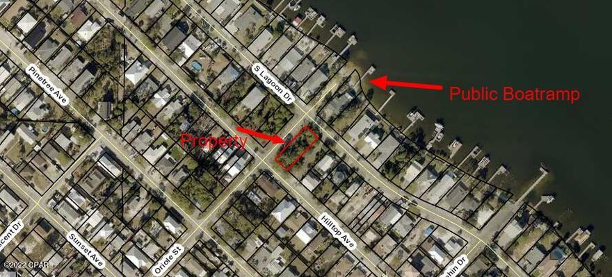 Prime location to build on South Lagoon Dr. Just one block away from a public boat ramp. Launch your boat, park your trailer at your house and you are minutes from the gulf!