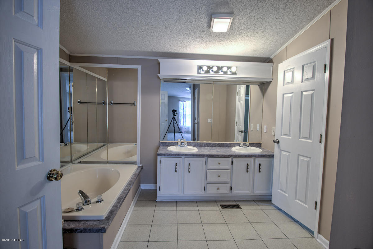 North Lagoon Oaks 7th Add - Residential