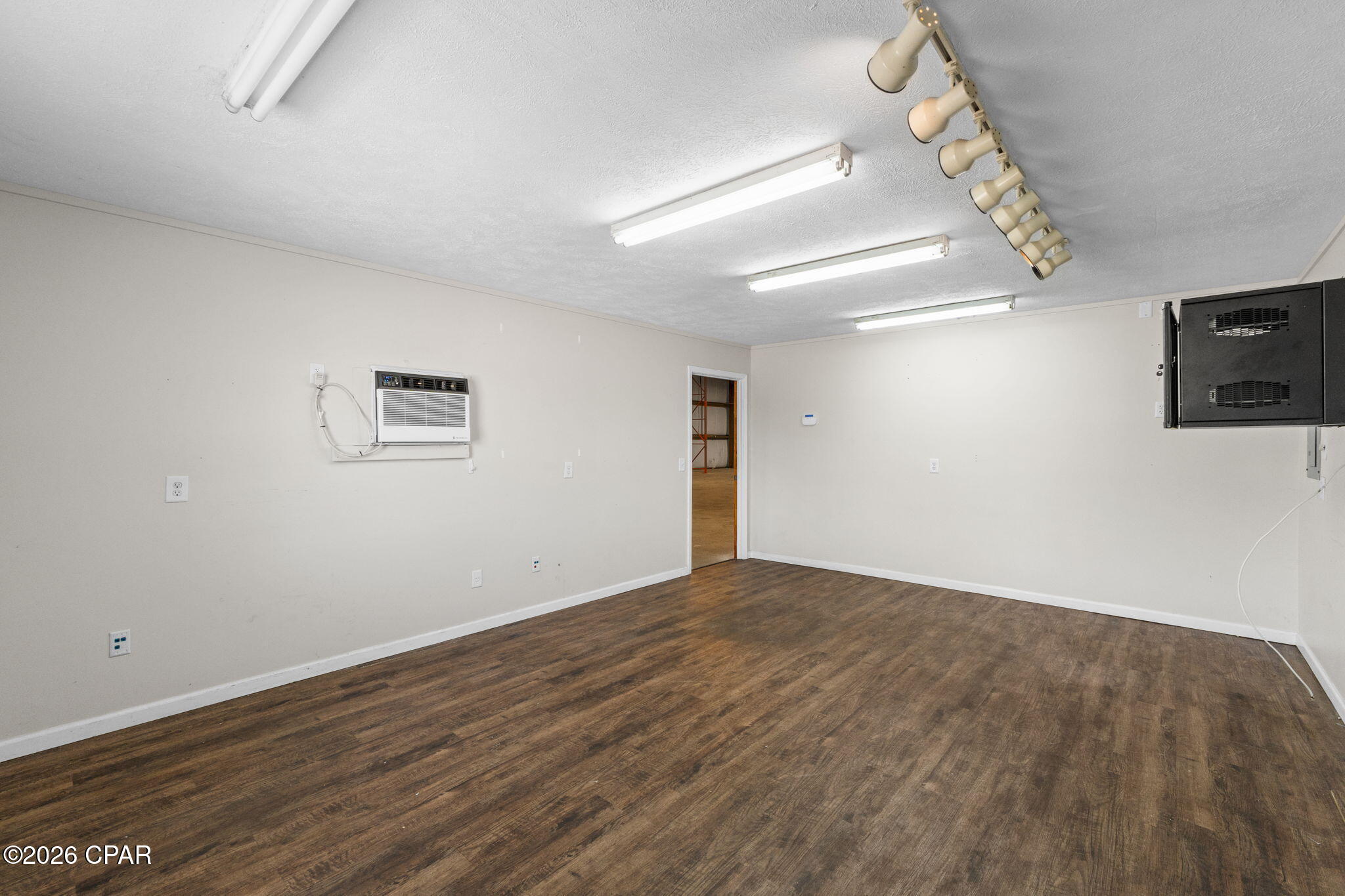 [No Recorded Subdiv] - Commercial Sale