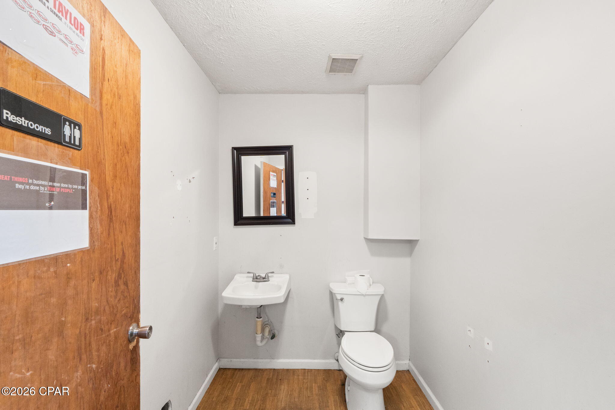 [No Recorded Subdiv] - Commercial Sale