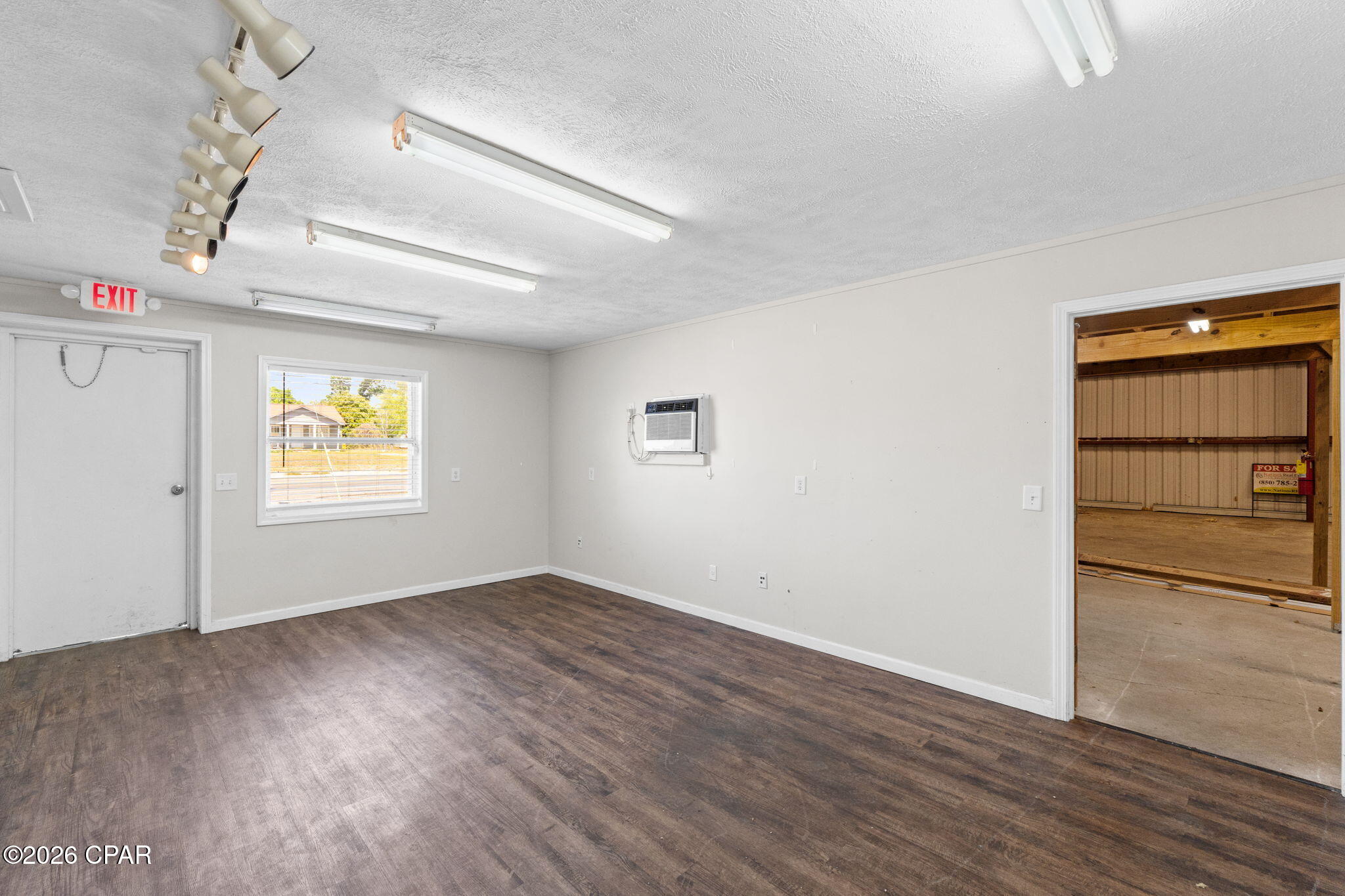 [No Recorded Subdiv] - Commercial Sale