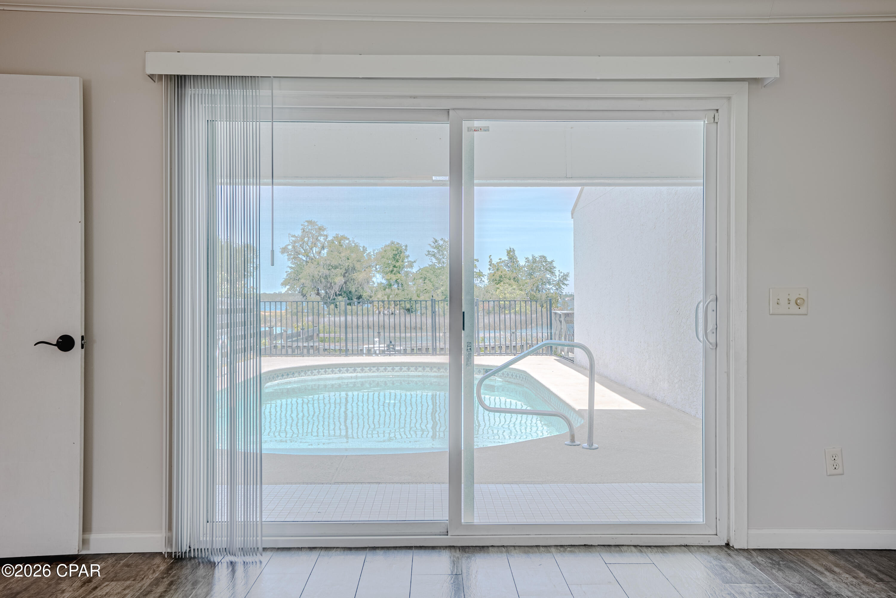 Tropical Bay - Residential