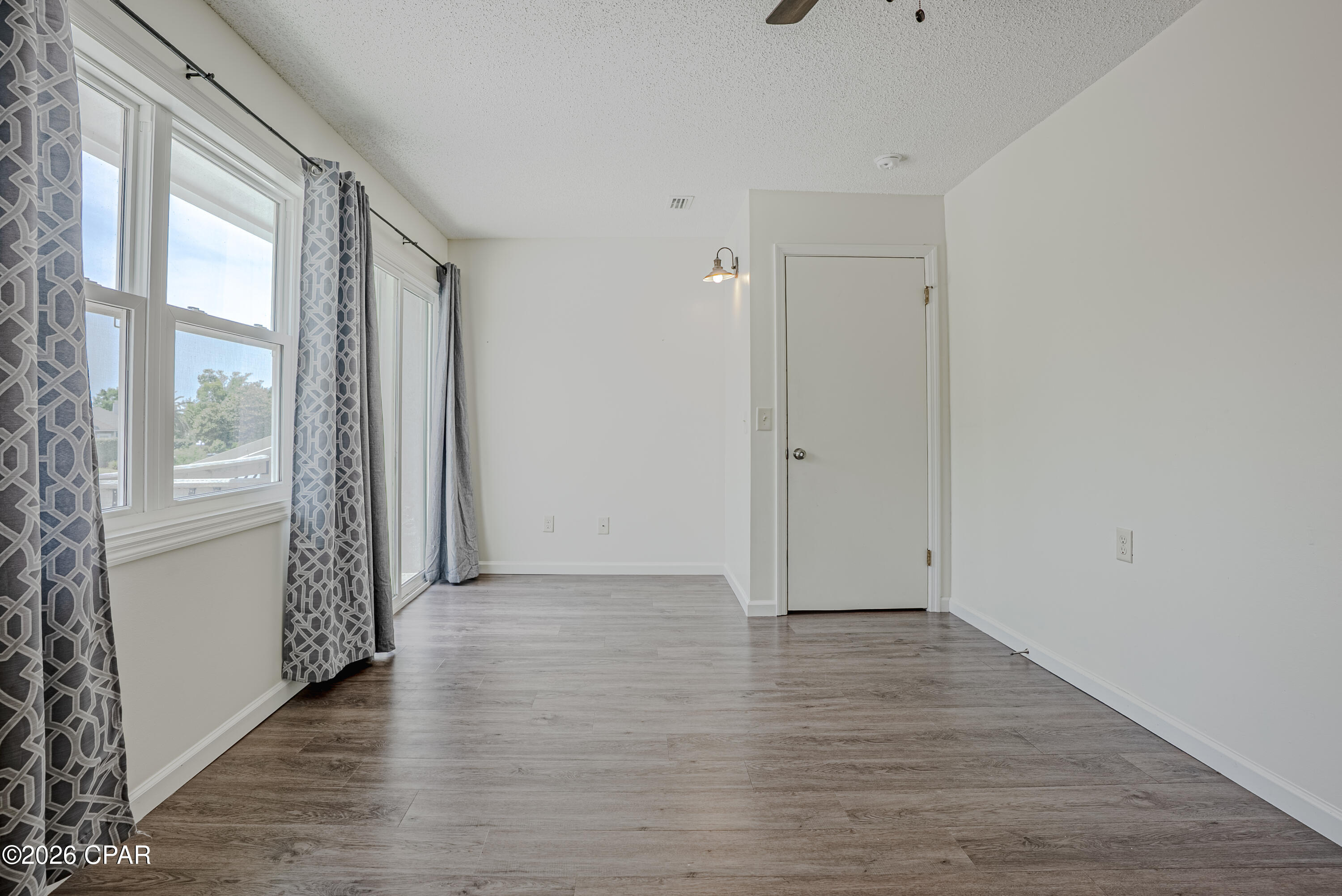 Tropical Bay - Residential