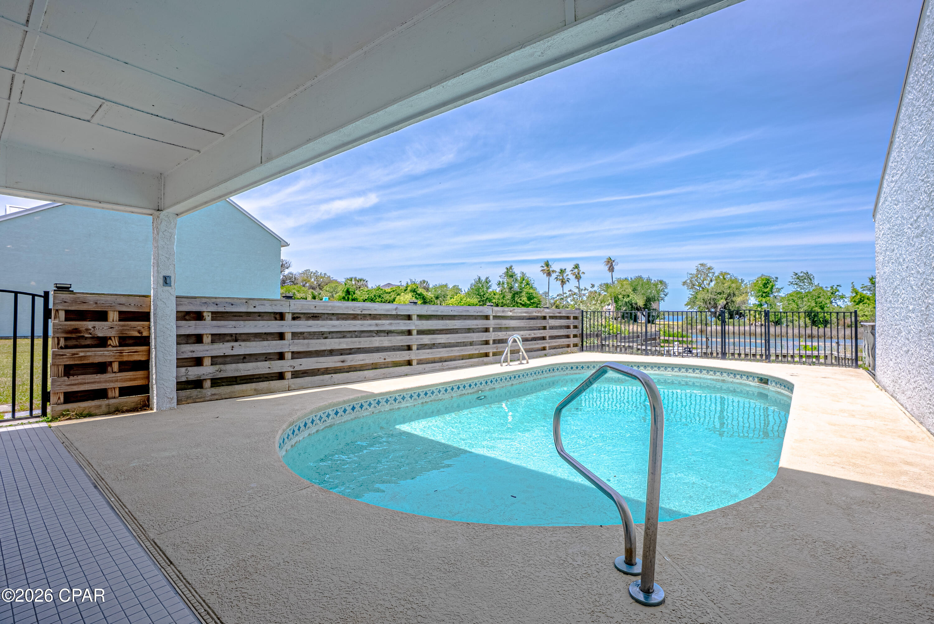 Tropical Bay - Residential