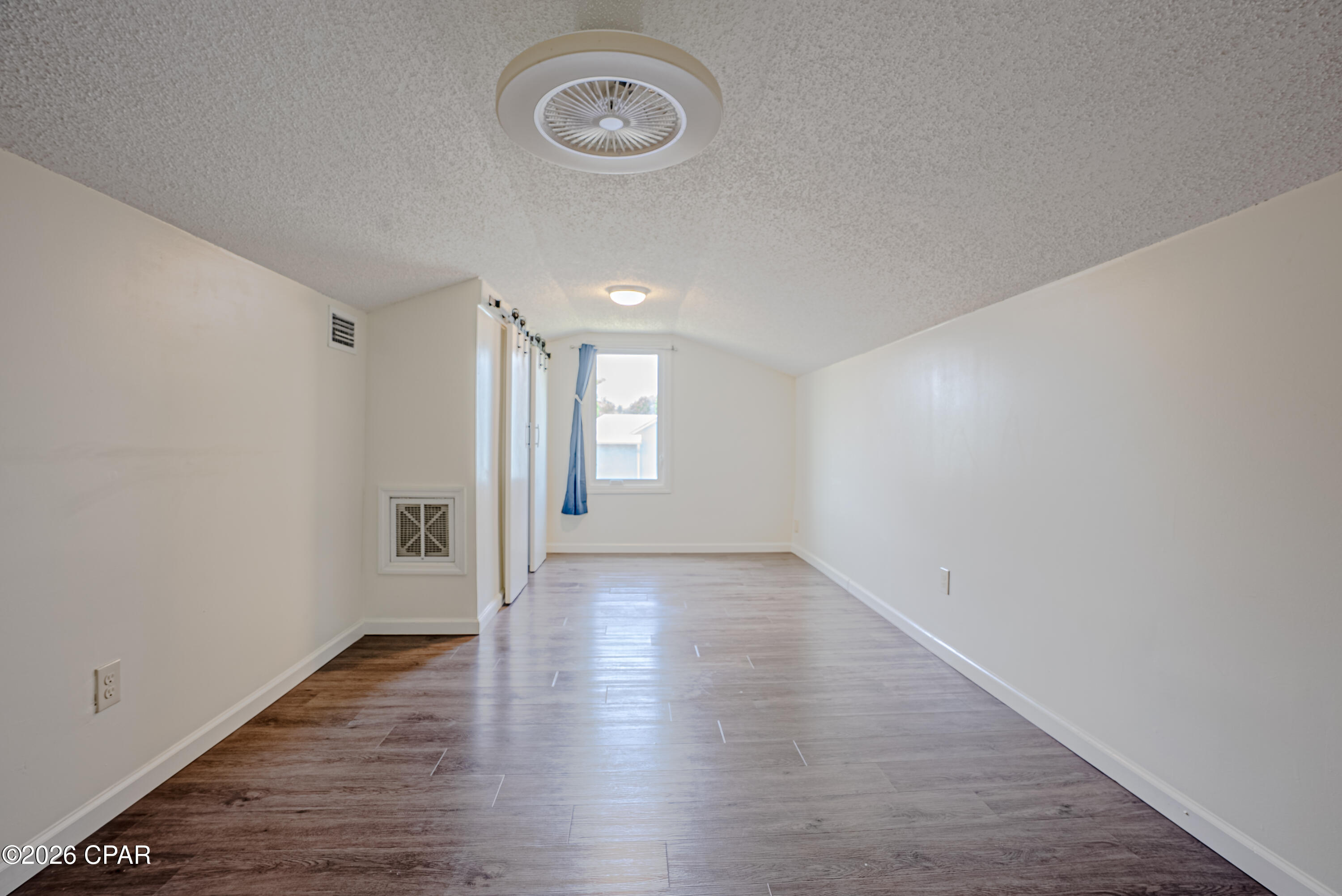 Tropical Bay - Residential