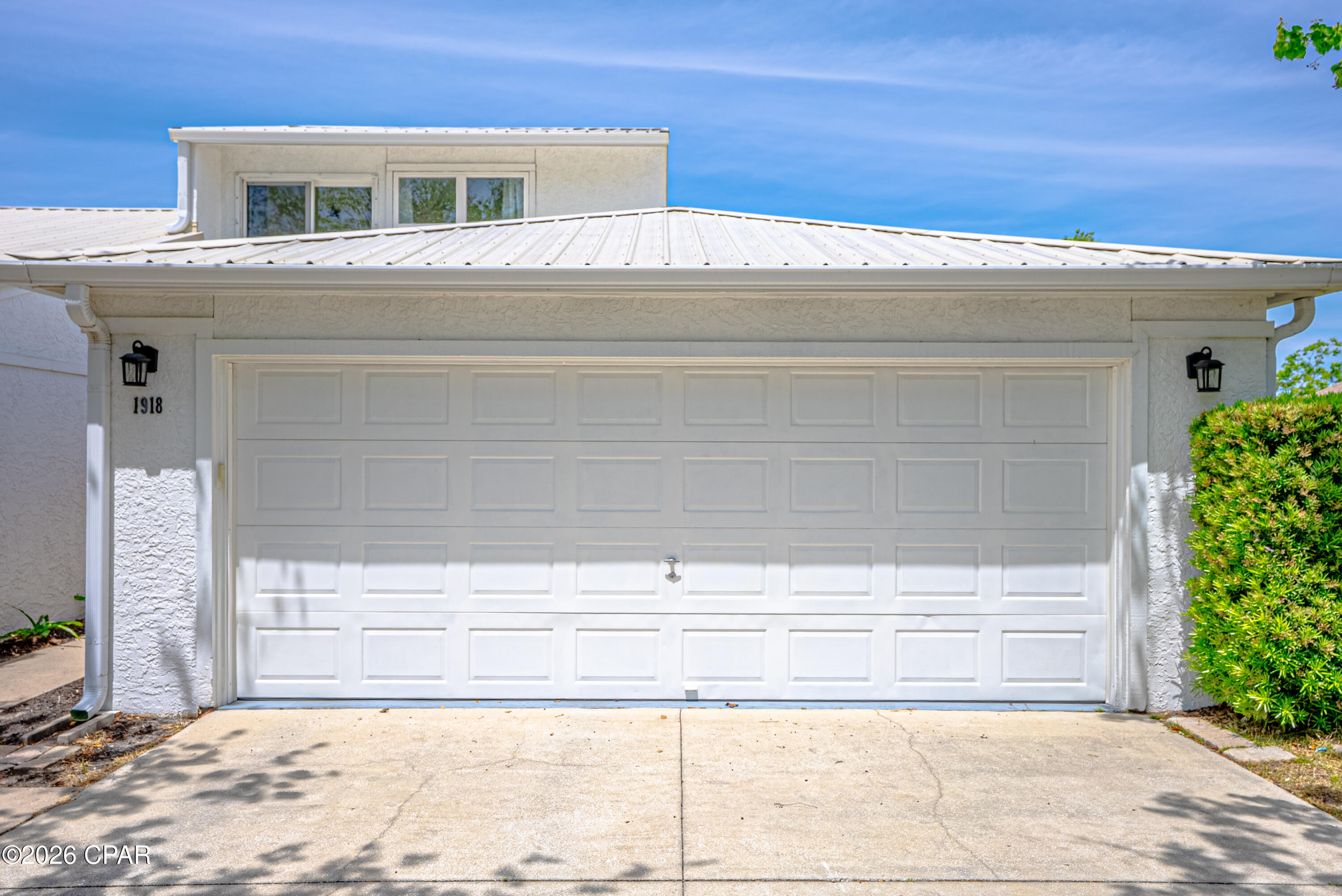 Tropical Bay - Residential