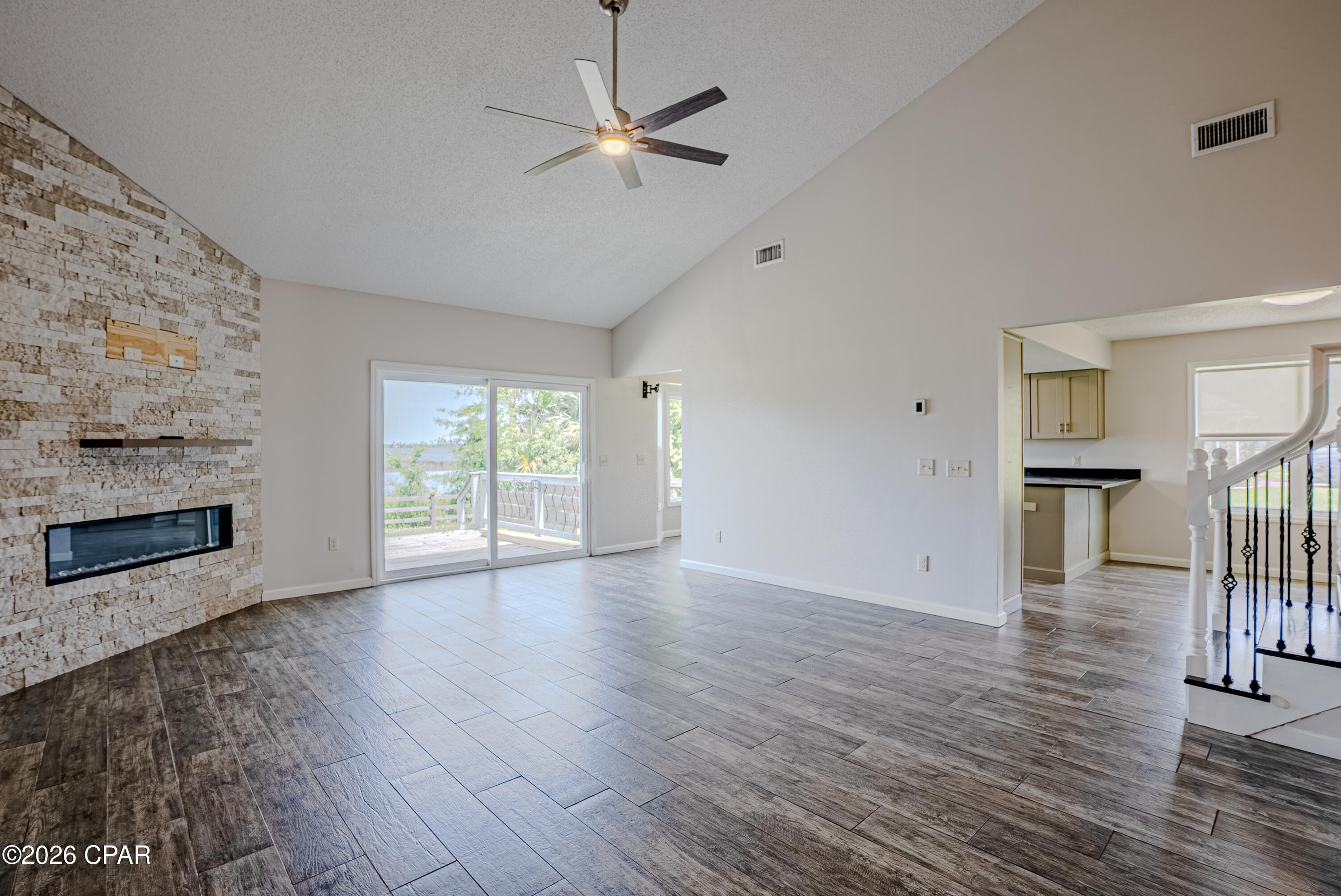 Tropical Bay - Residential