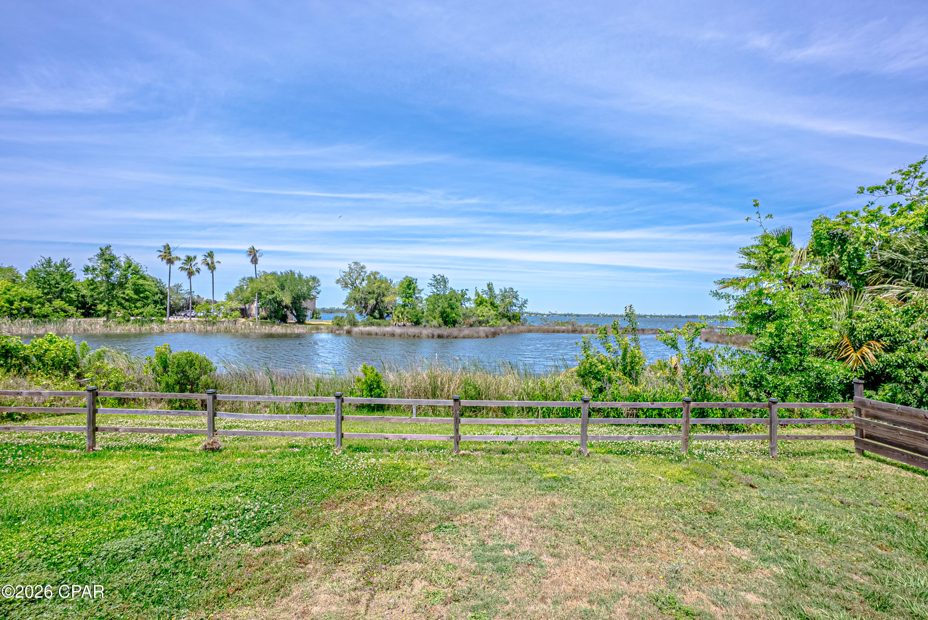 Tropical Bay - Residential