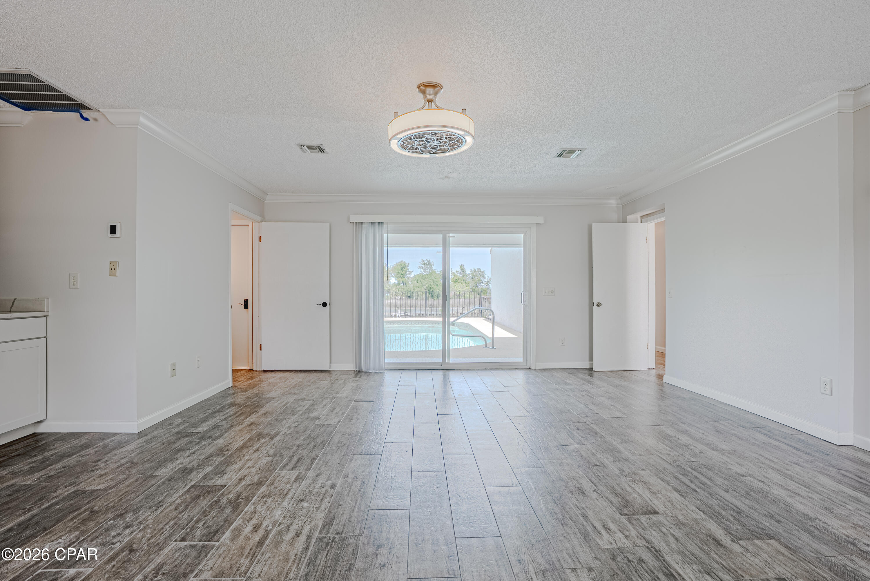 Tropical Bay - Residential