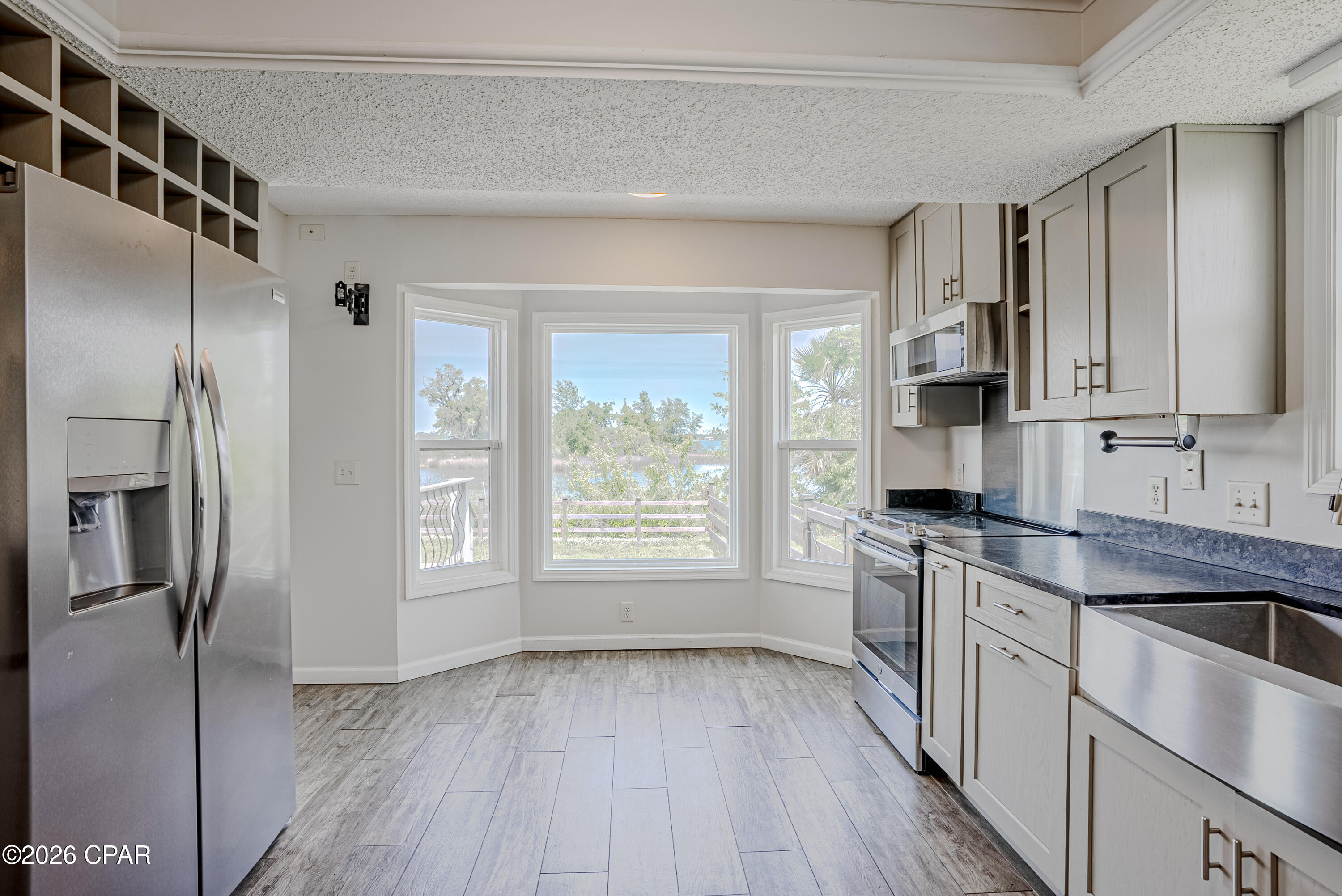 Tropical Bay - Residential