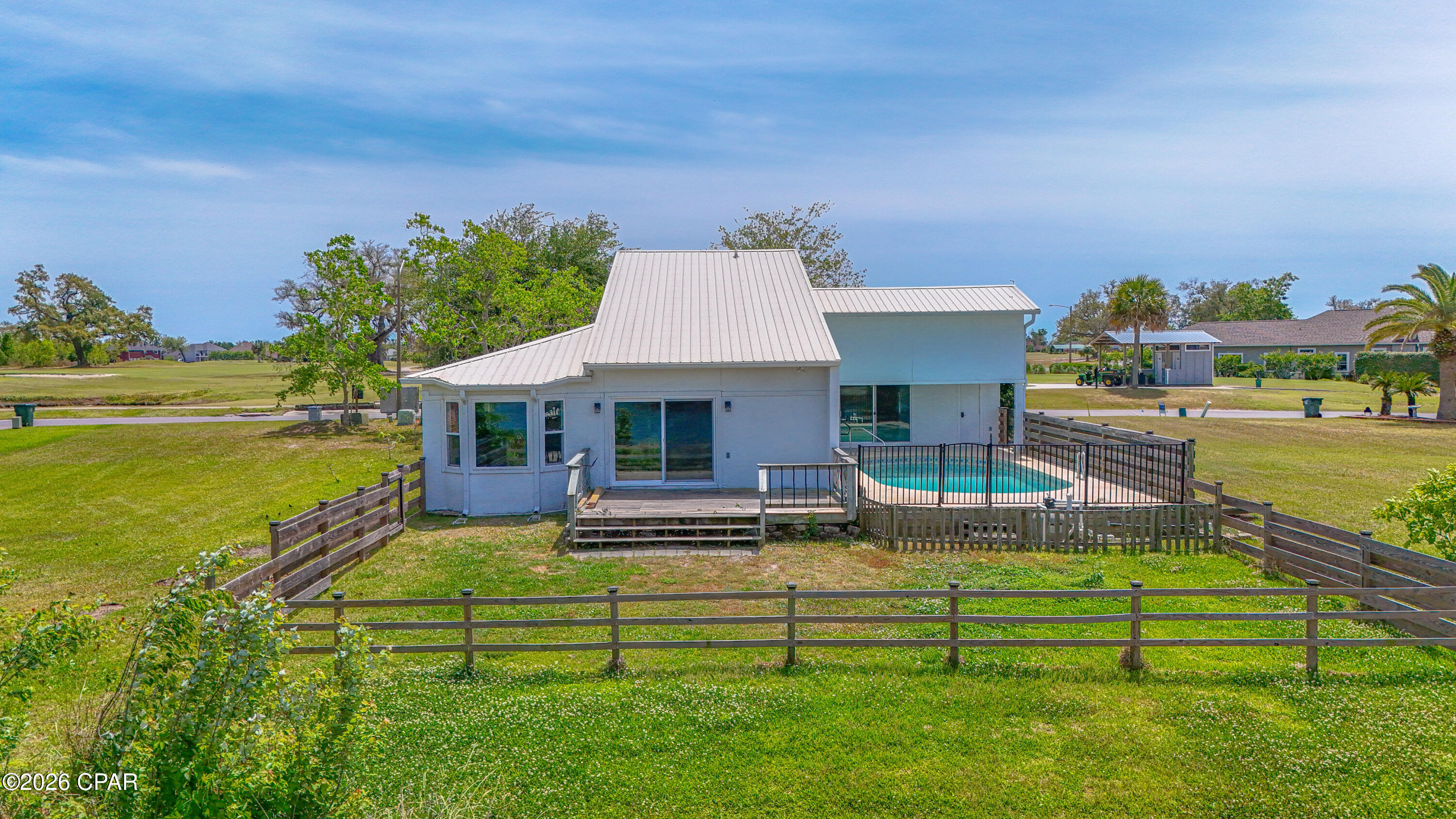 Tropical Bay - Residential