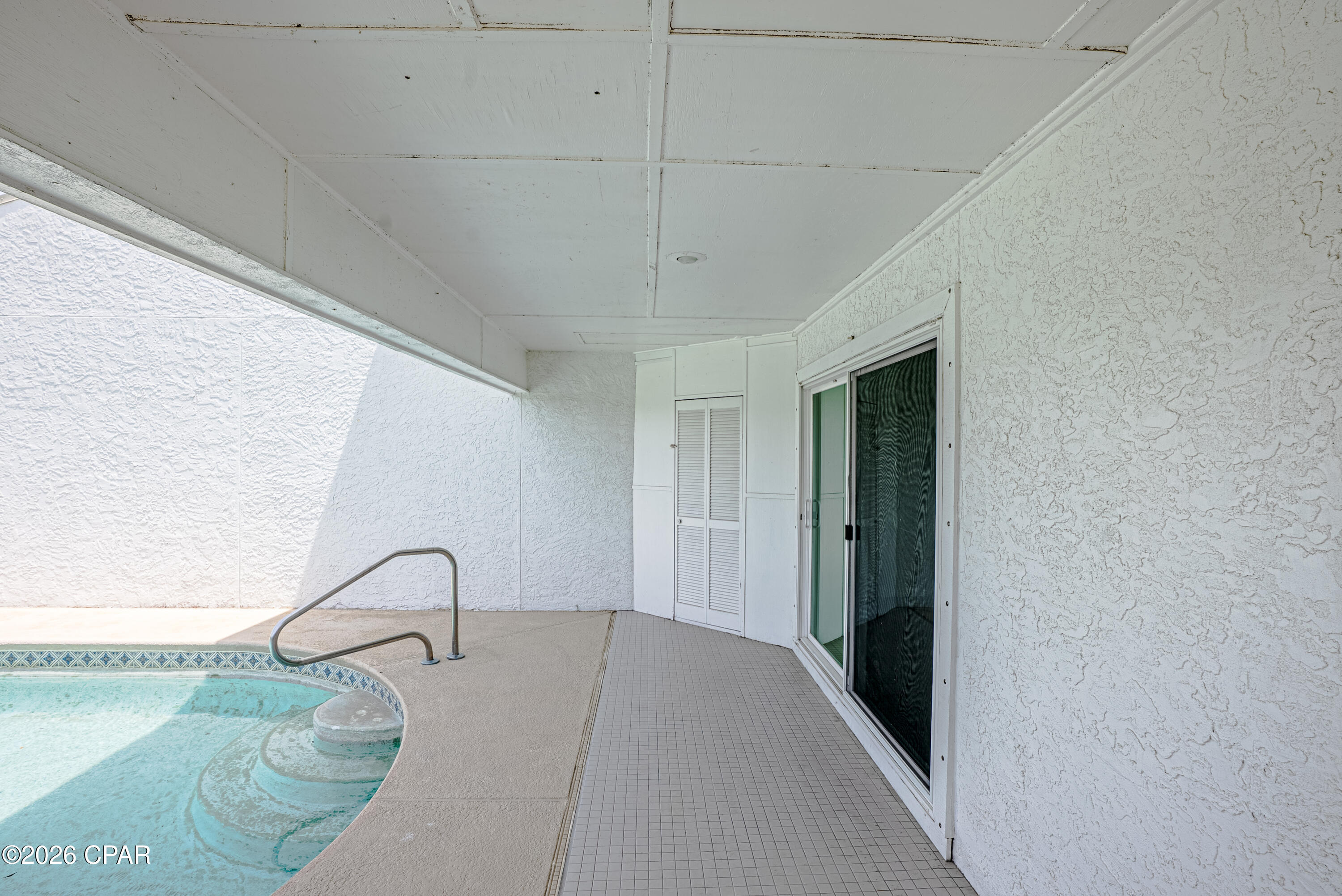 Tropical Bay - Residential