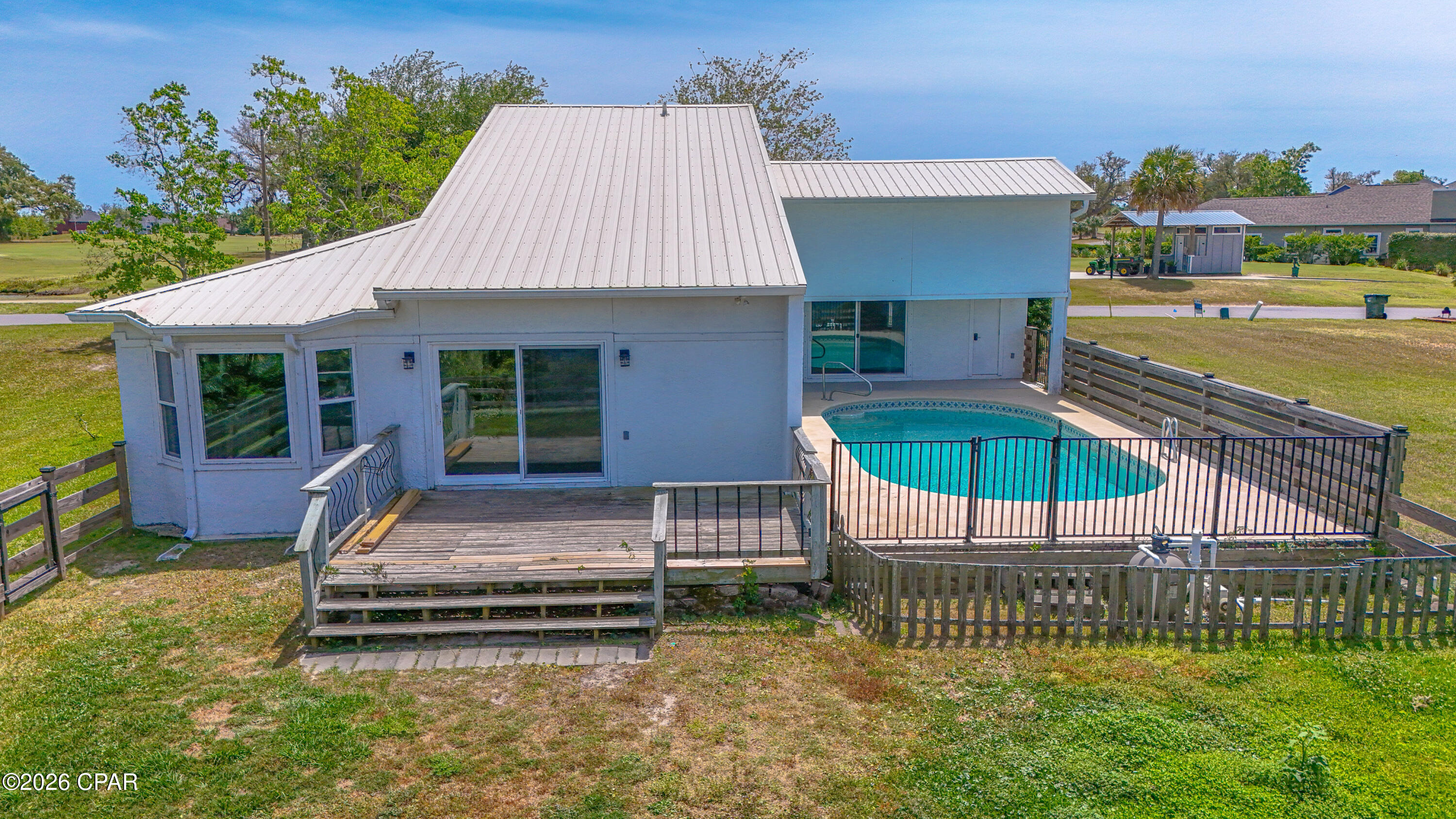 Tropical Bay - Residential