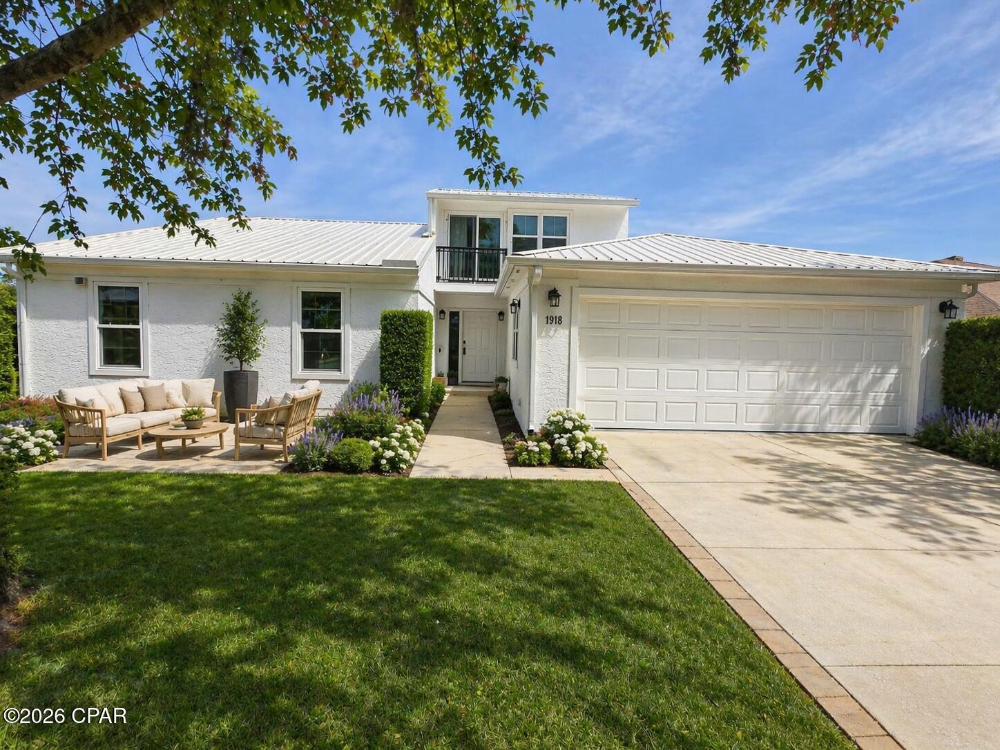 Tropical Bay - Residential