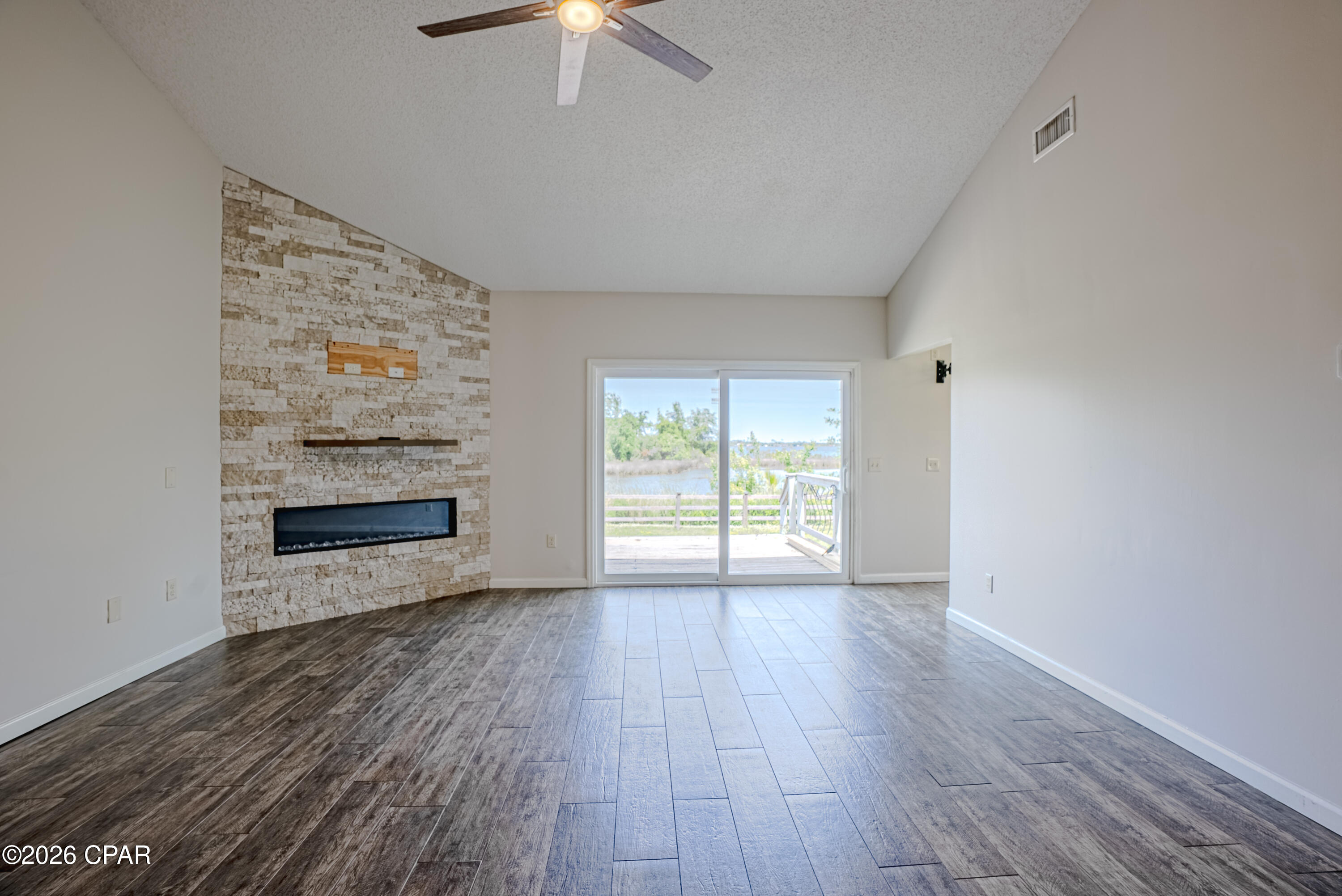 Tropical Bay - Residential