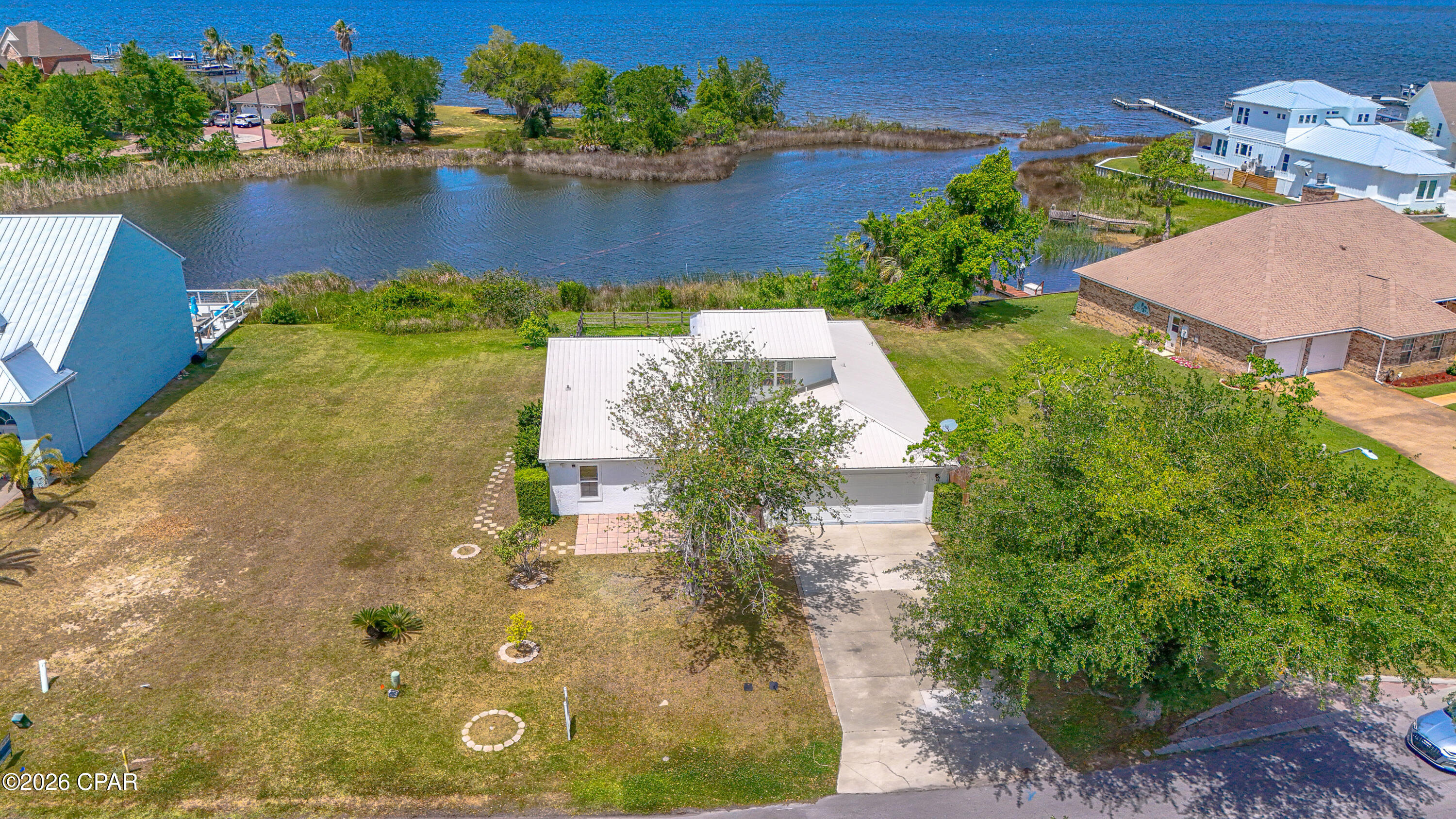 Tropical Bay - Residential