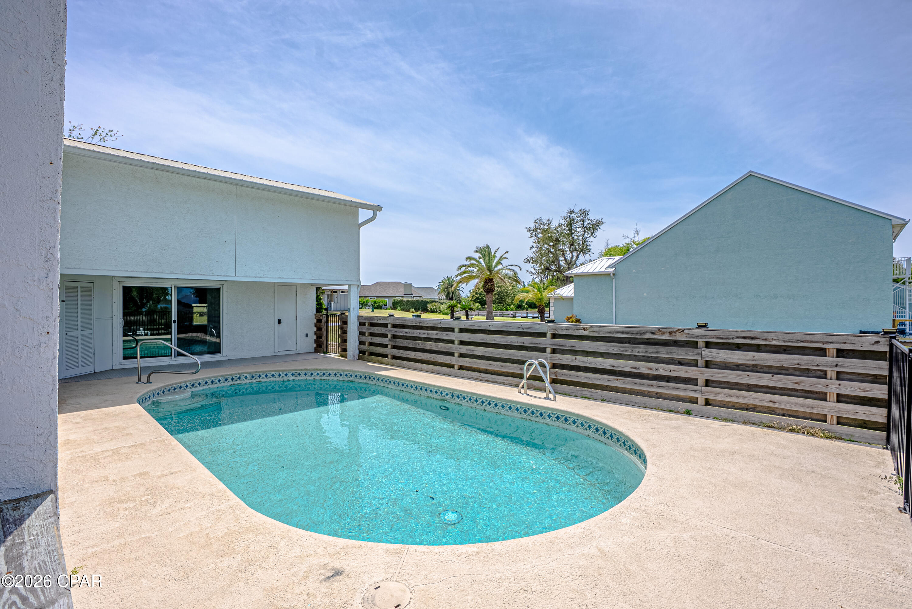 Tropical Bay - Residential