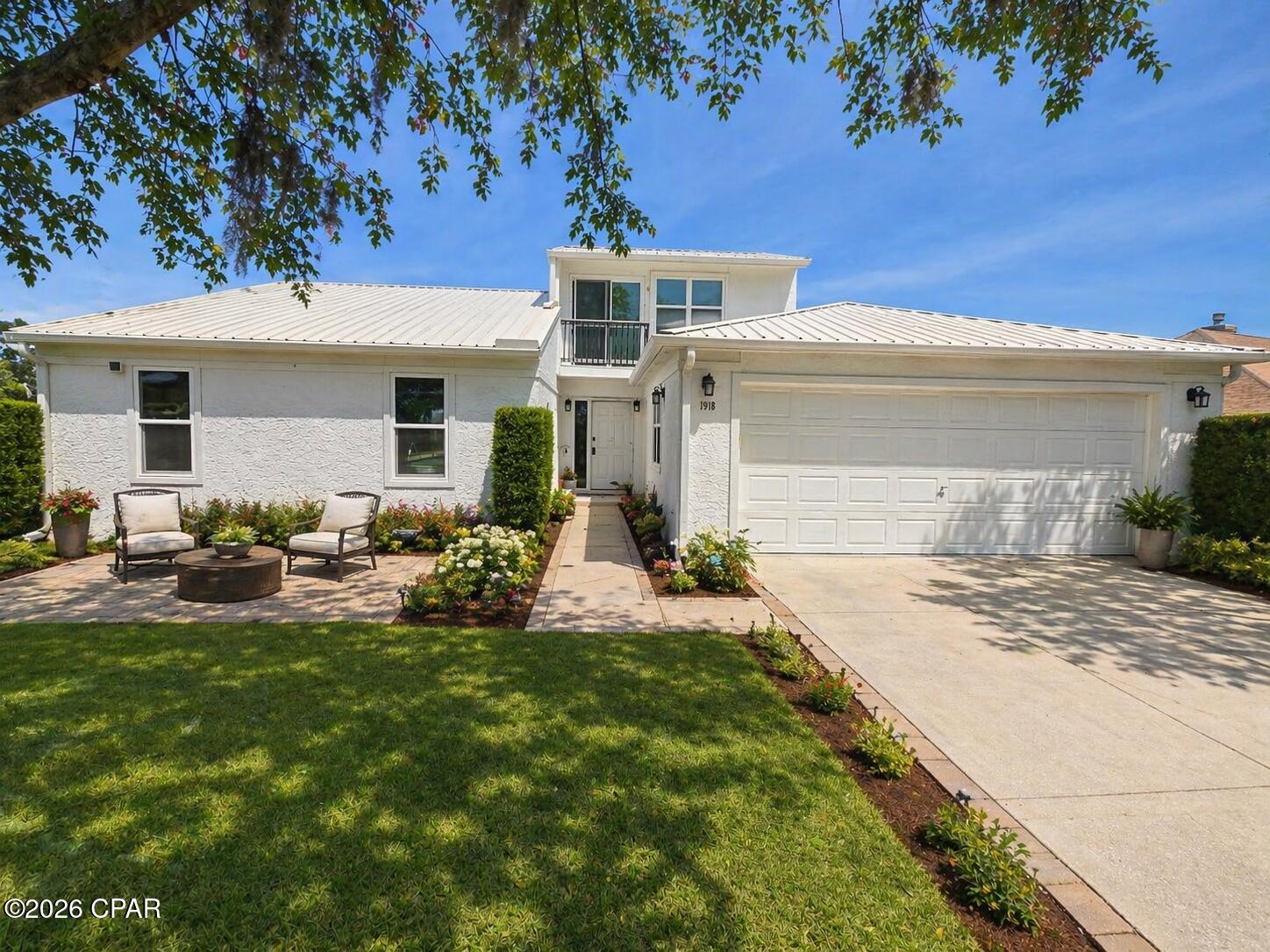 Tropical Bay - Residential