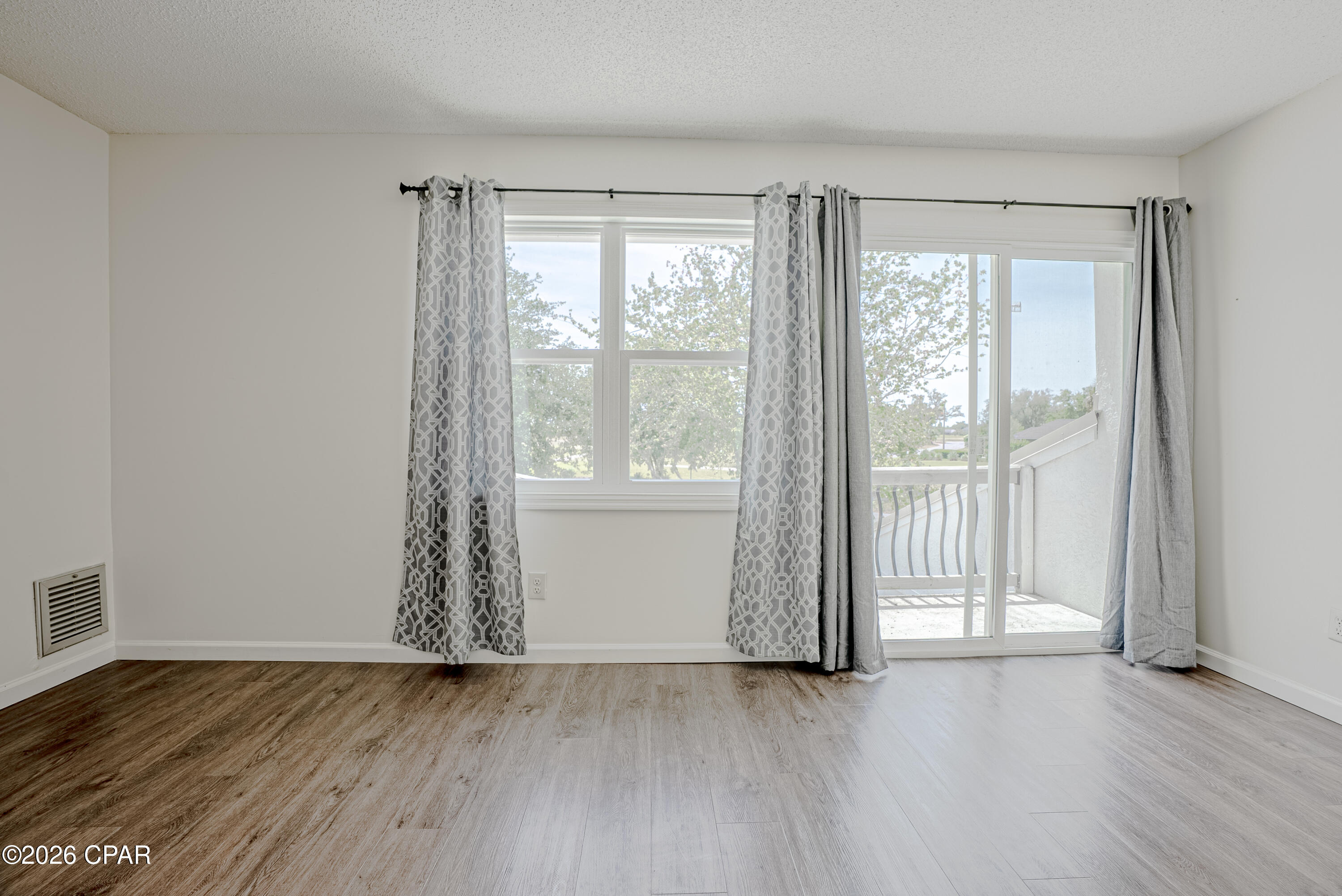 Tropical Bay - Residential