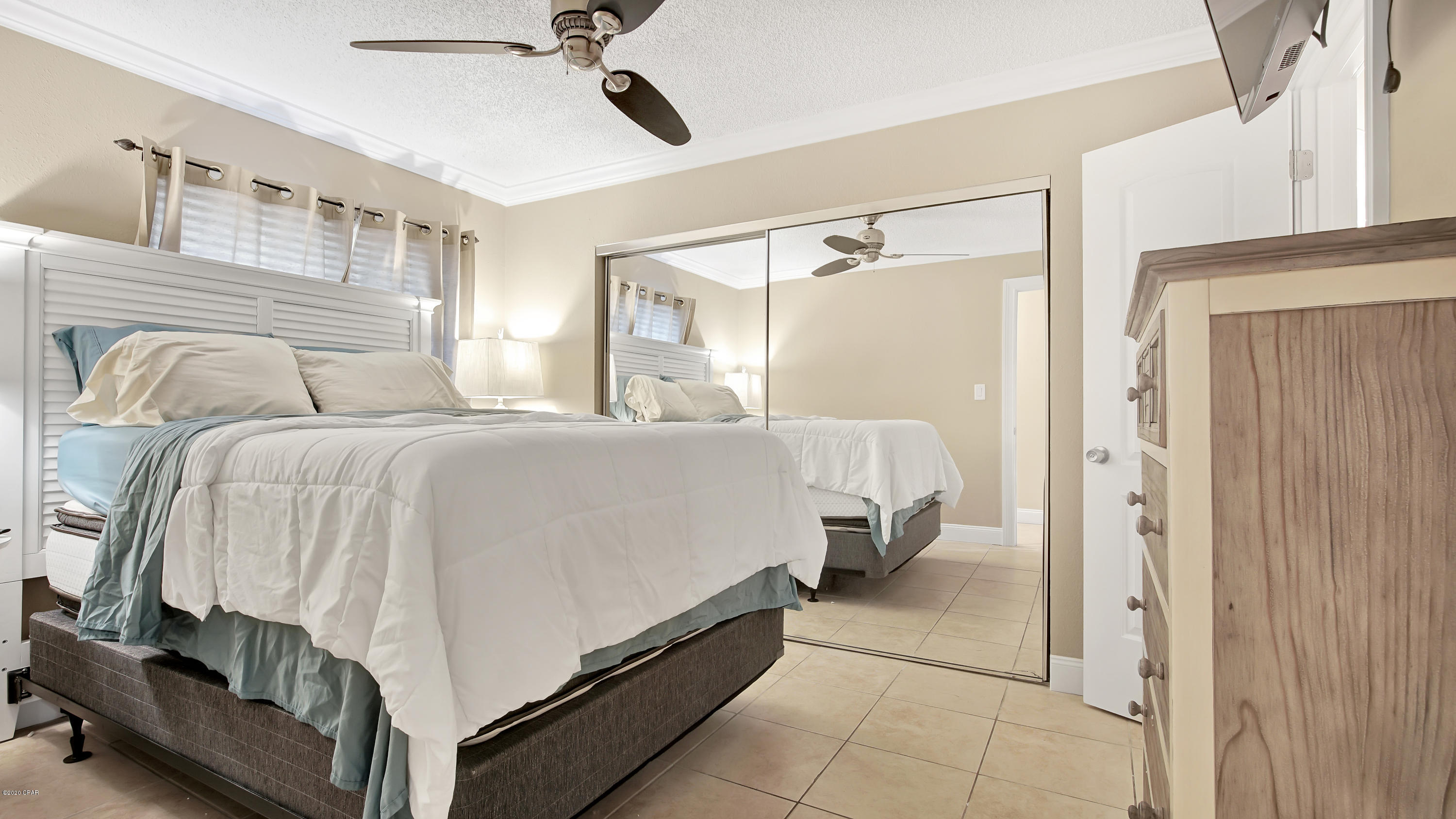 Emerald Shores Condo - Residential