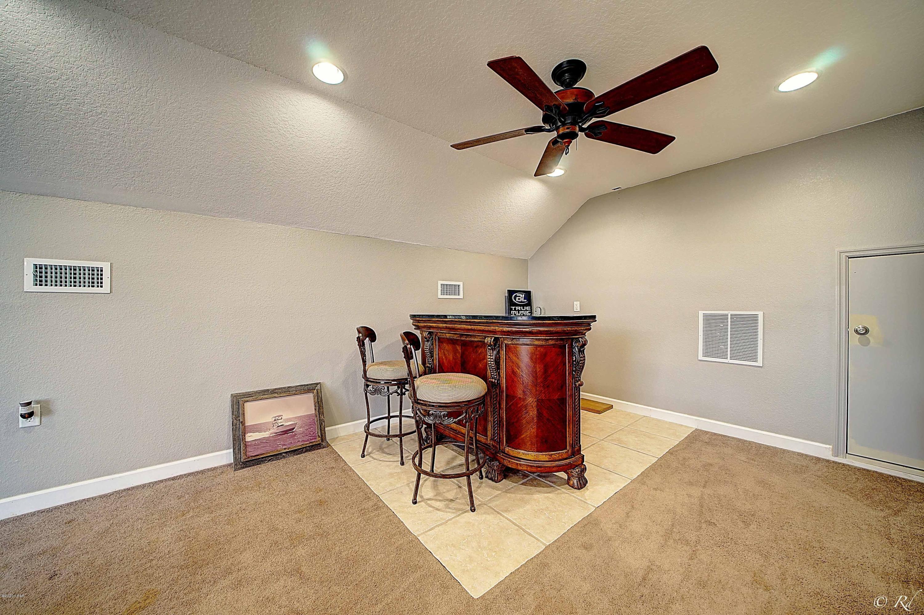 Kirkland Manor - Residential