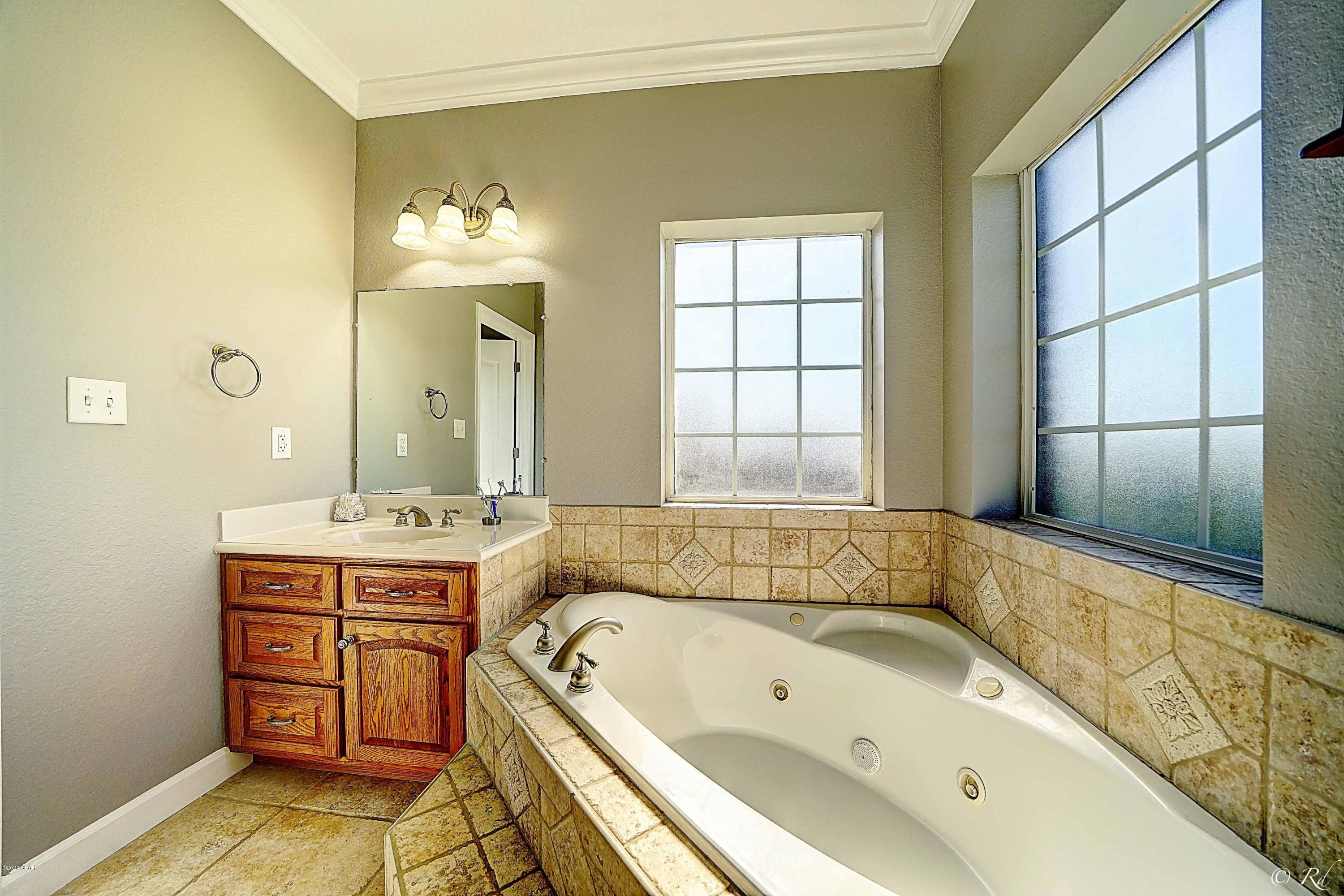 Kirkland Manor - Residential