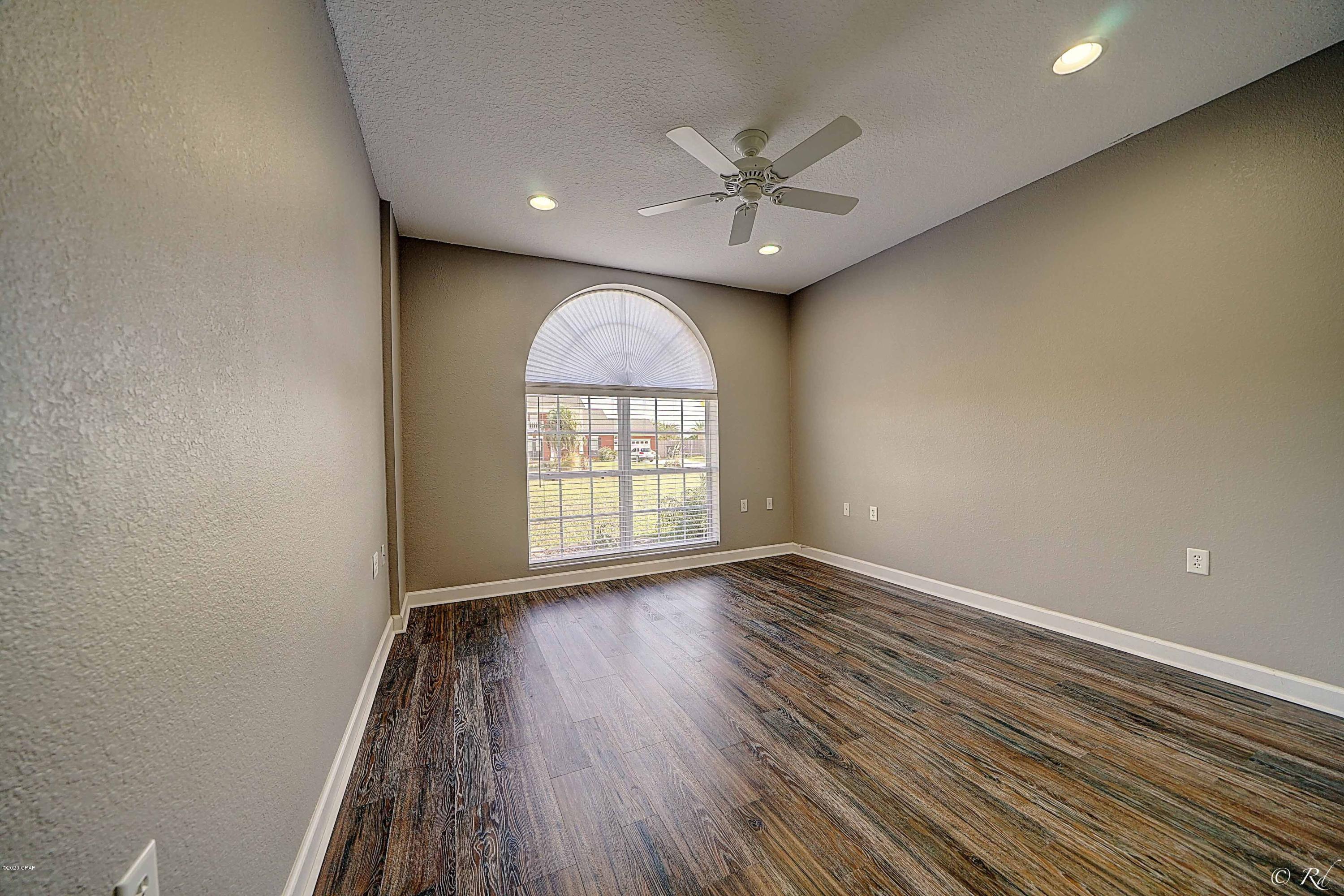 Kirkland Manor - Residential