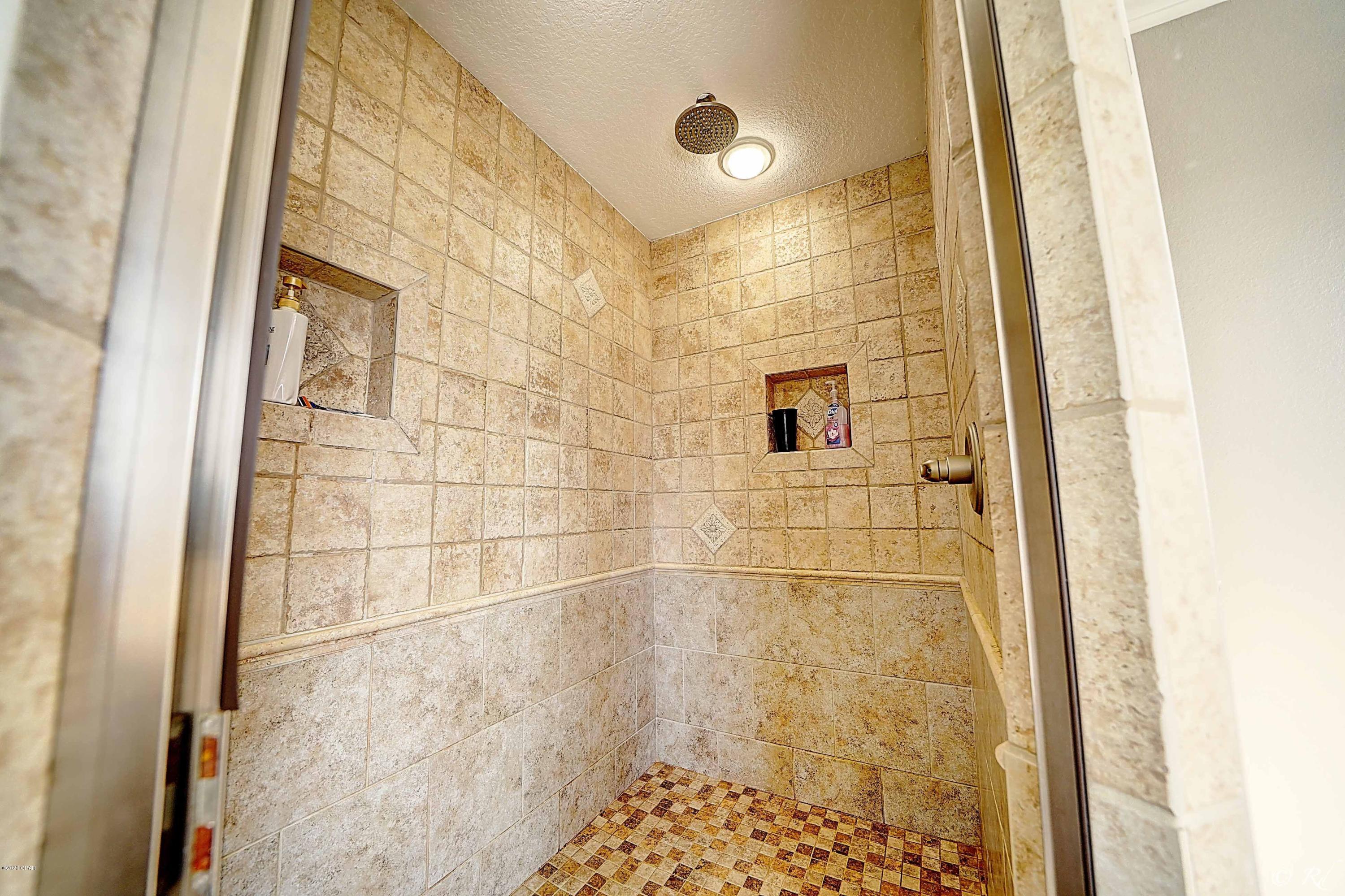 Kirkland Manor - Residential