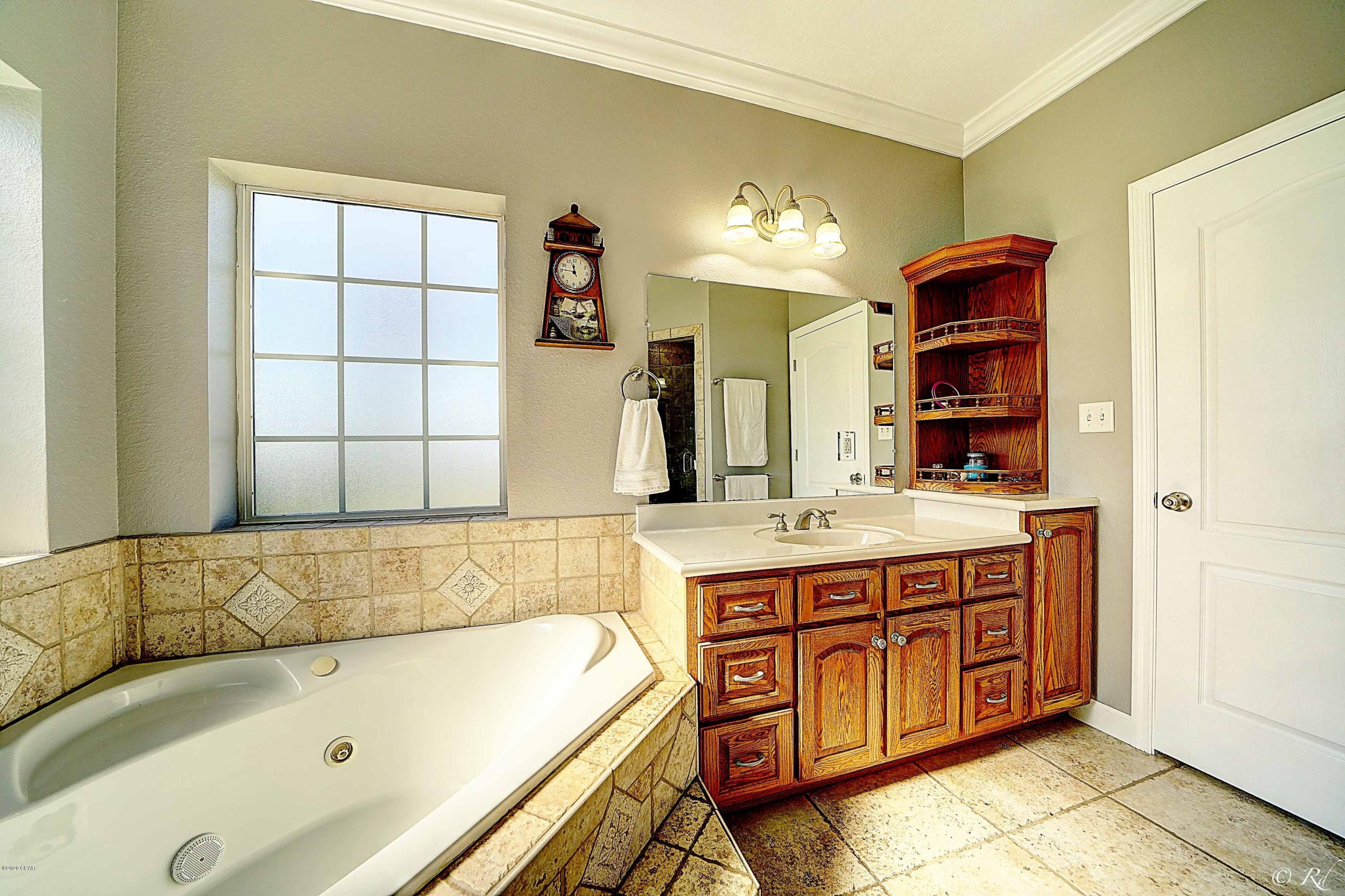 Kirkland Manor - Residential