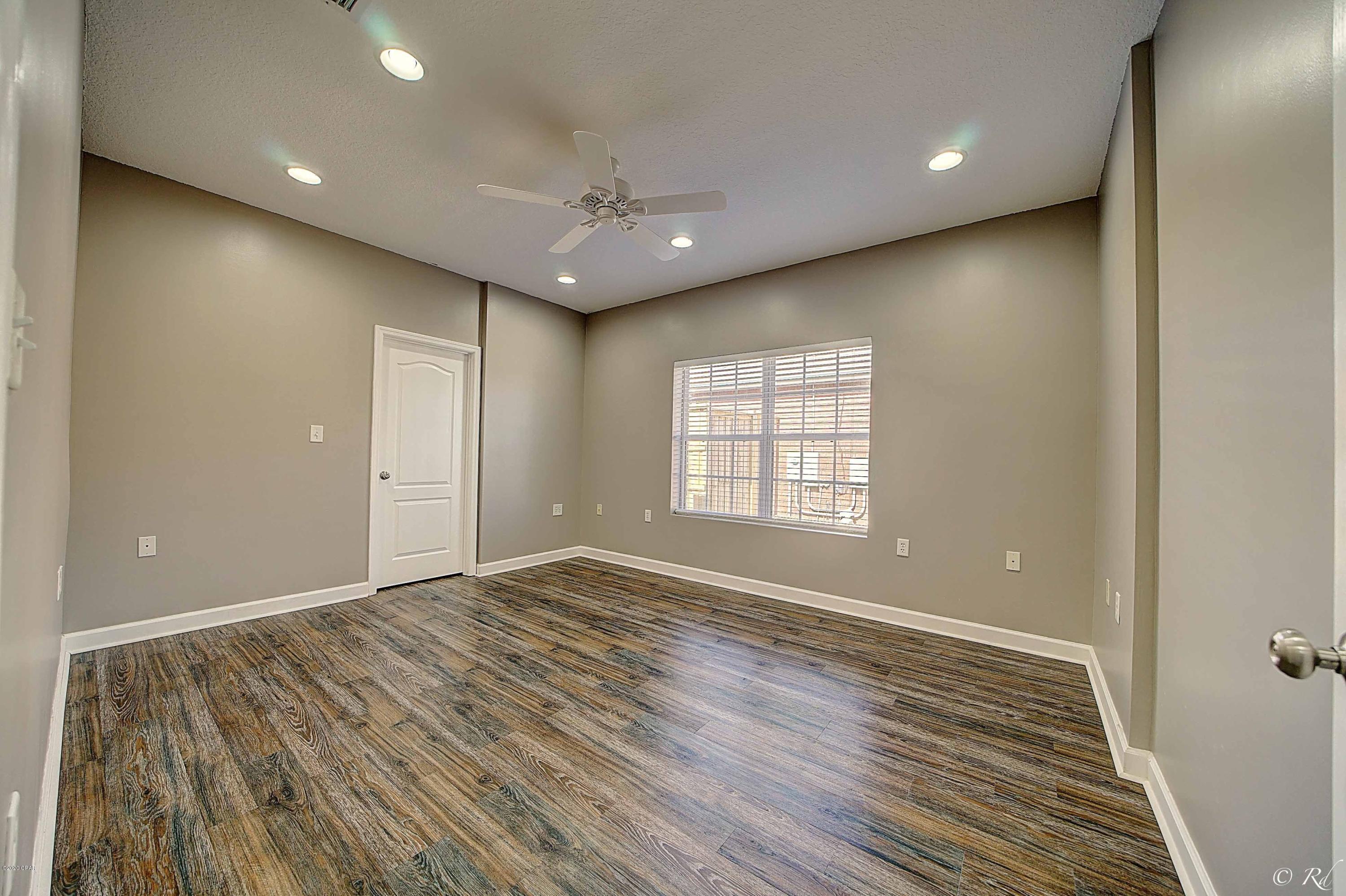 Kirkland Manor - Residential