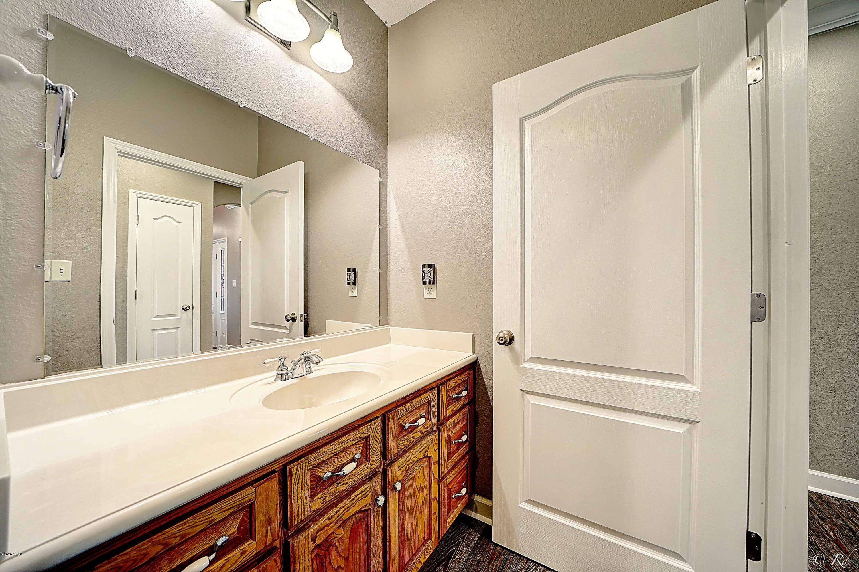 Kirkland Manor - Residential