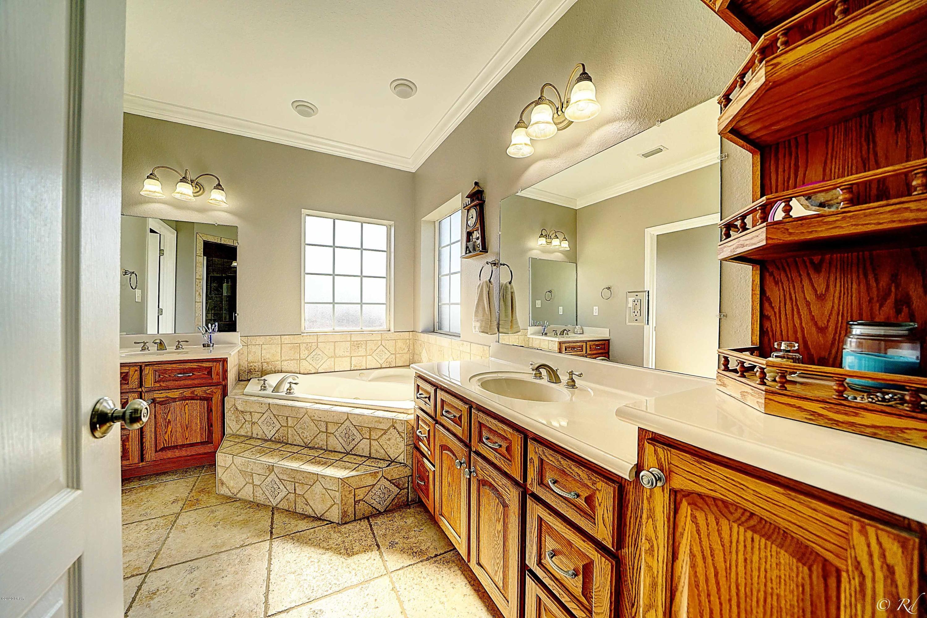 Kirkland Manor - Residential