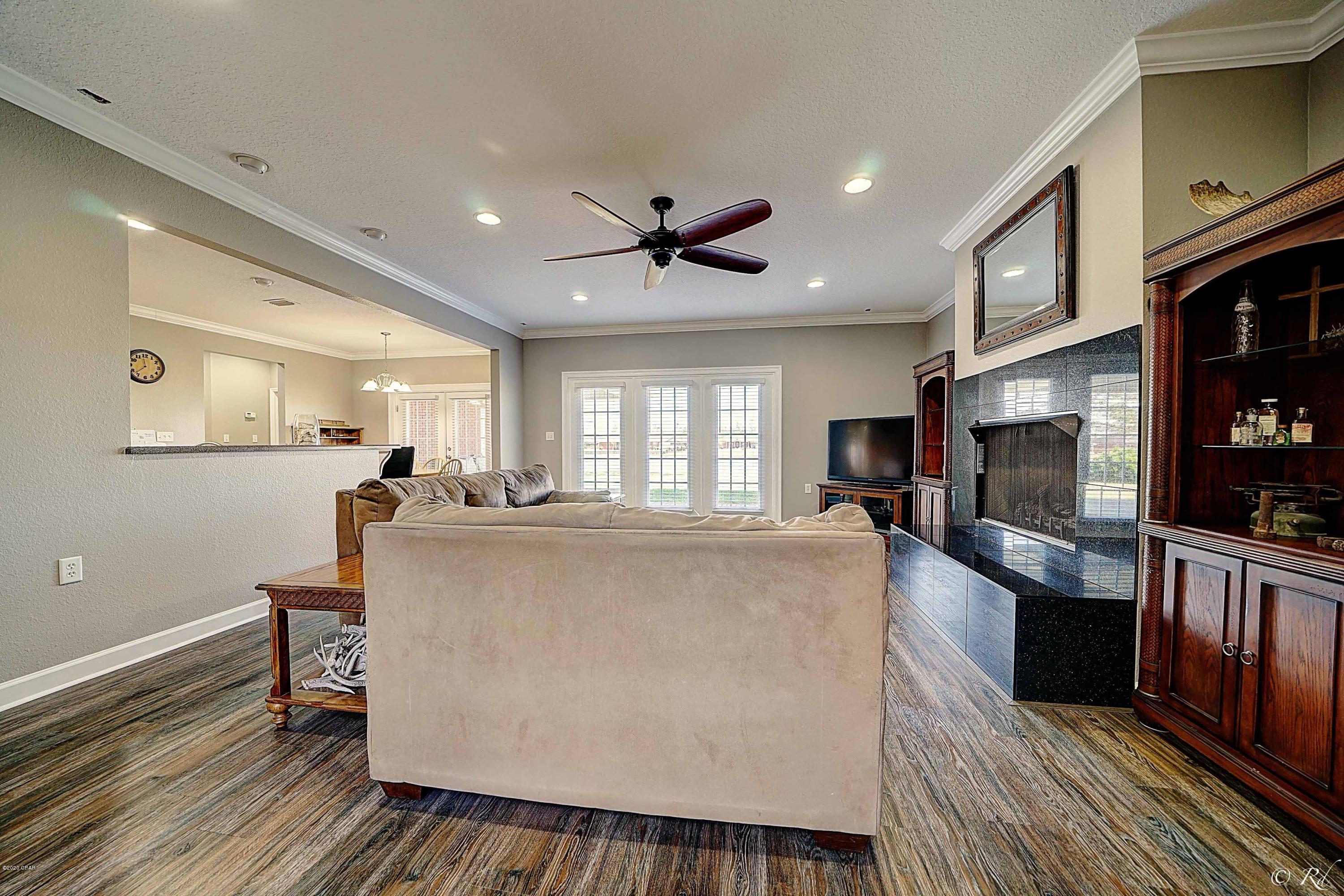 Kirkland Manor - Residential