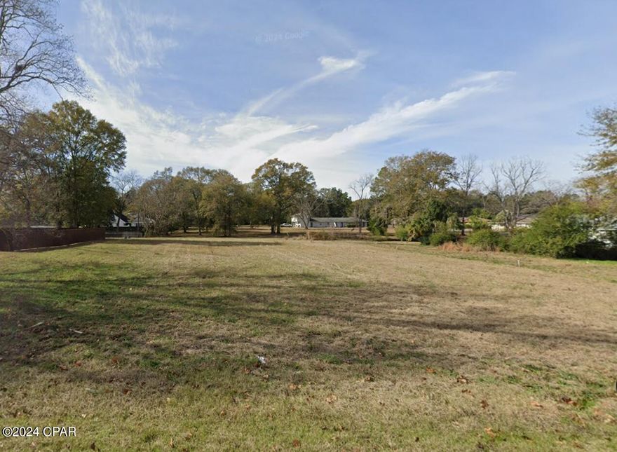Beautiful lot in Graceville in a fantastic location! This lot is ready for your dream home build. Owner has upgraded this property to include utilities so you don't have to worry about it! Stop by and check it out before it's gone.