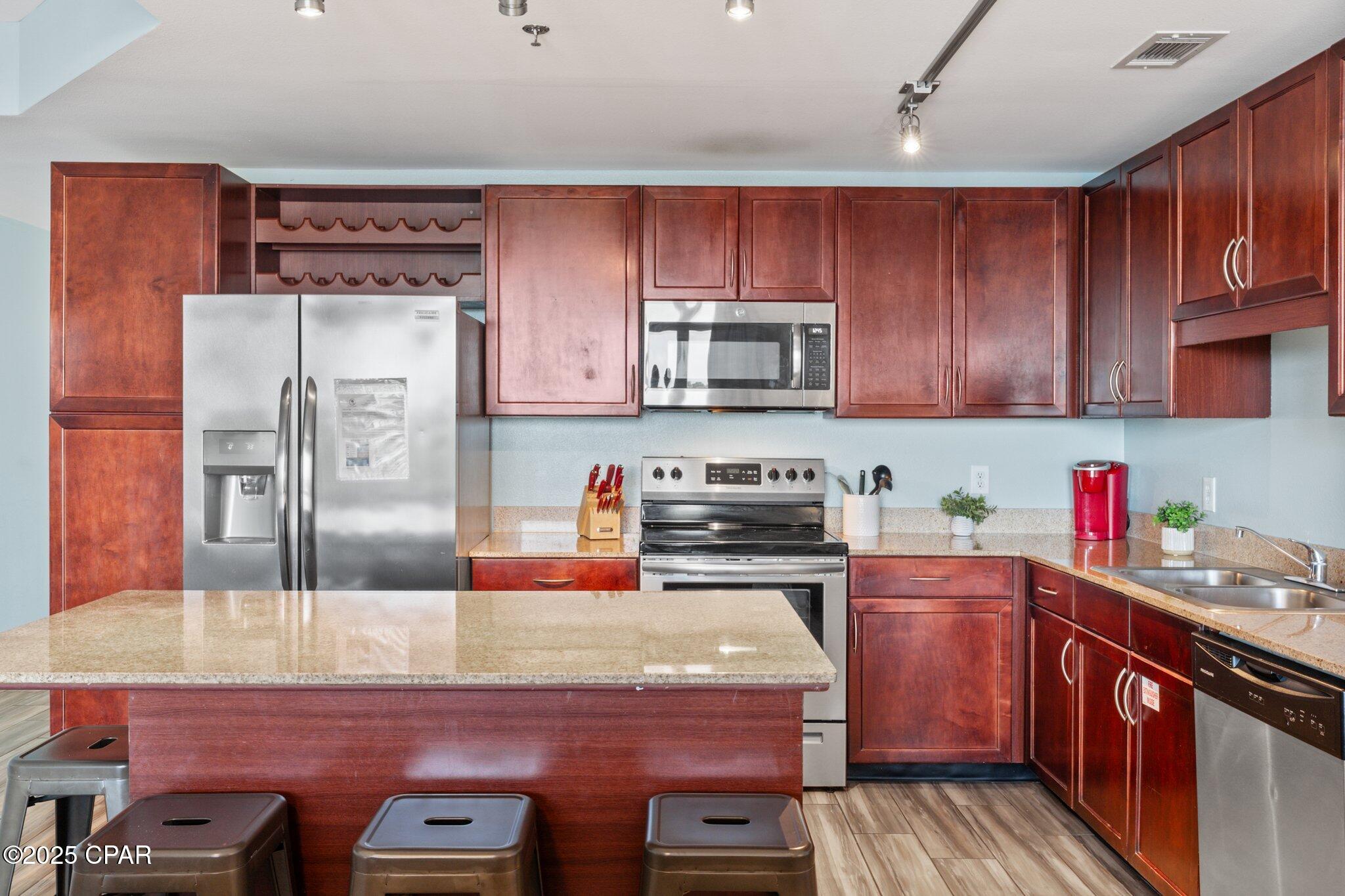 Laketown Wharf - Residential