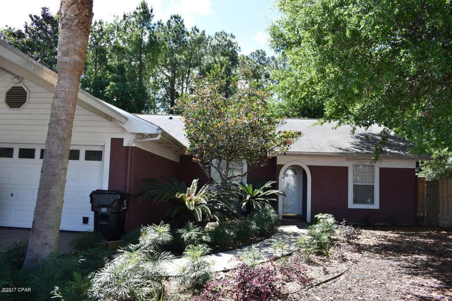 Located on a quiet cul-de-sac. Close to the Navy Base, College & the Beaches. Room for an RV or boat parking. 



All measurements are approximate.