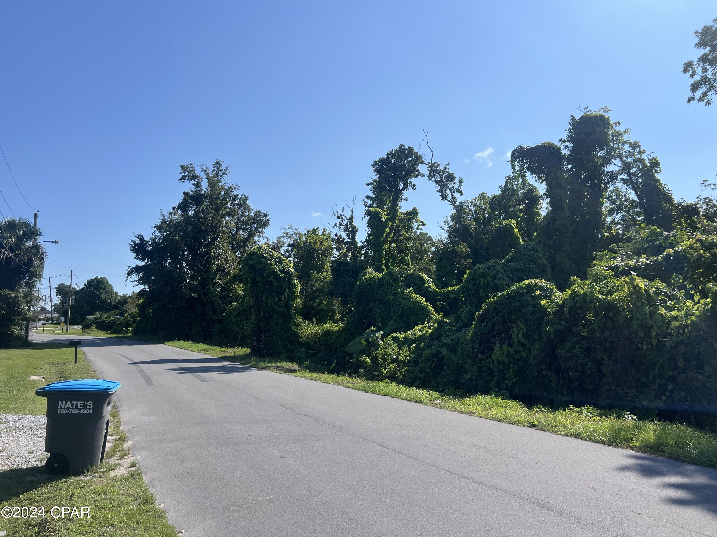 Thousand Oaks - Land