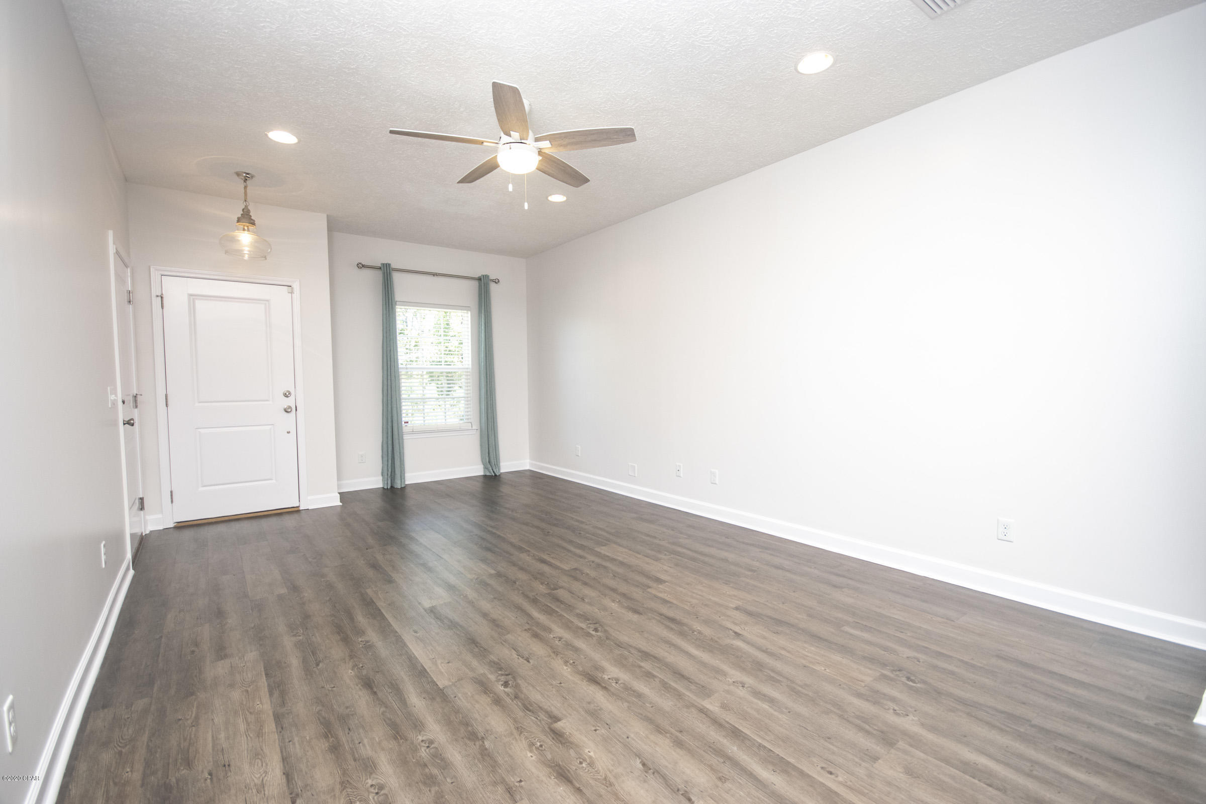 Gardenia Beach - Residential