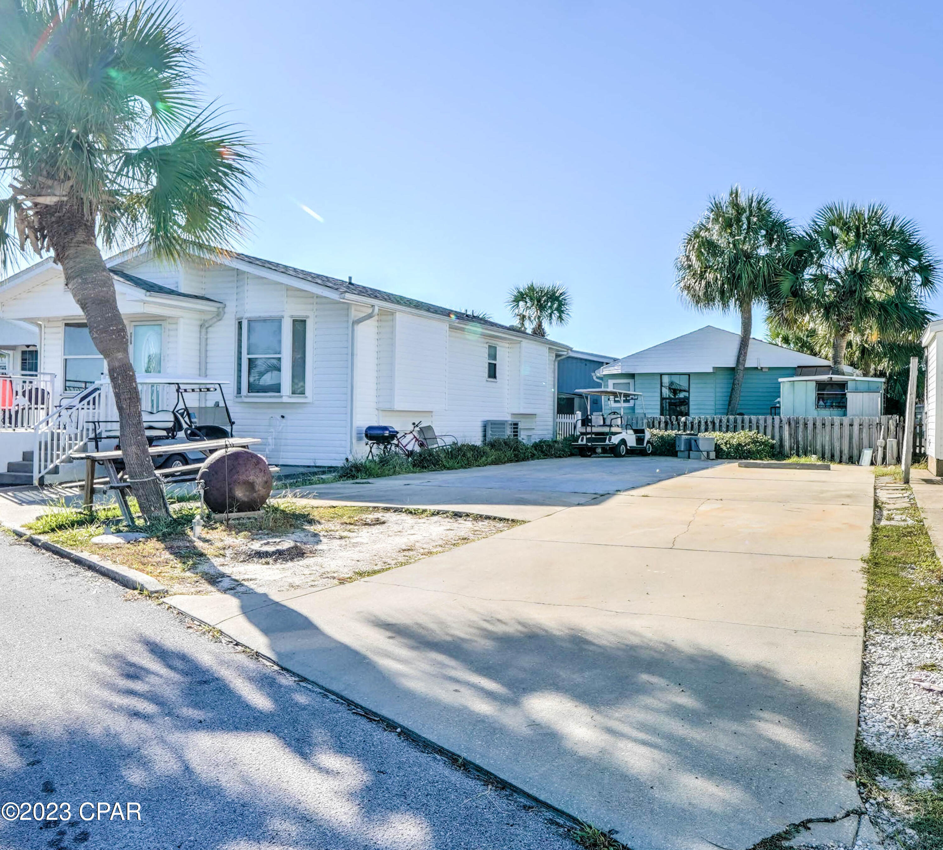 Venture Out Travel Trail - Land