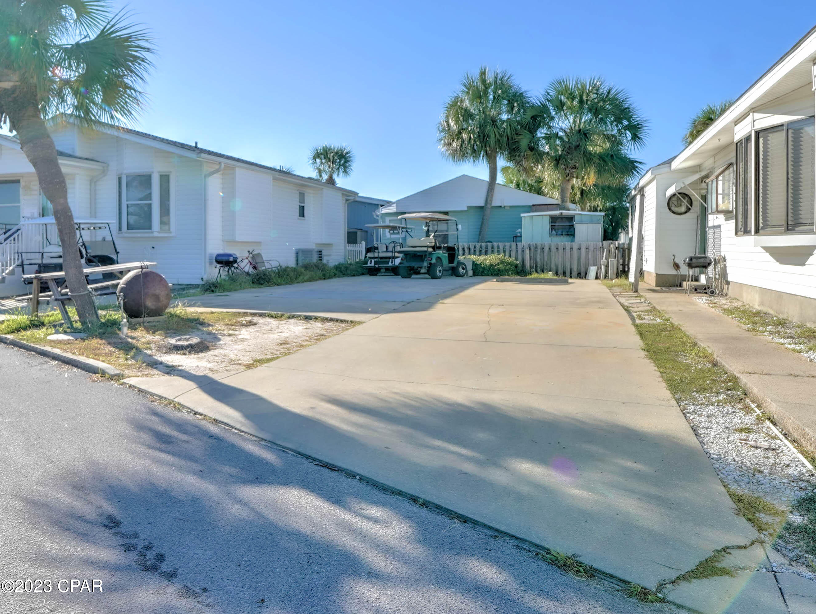 Venture Out Travel Trail - Land