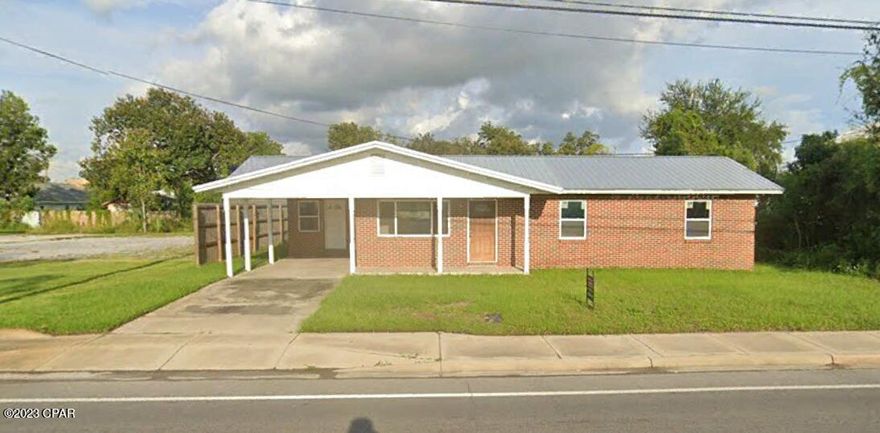 Renovation now complete many new features and upgrades, including new electric throughout, Cat5 wired to all rooms.
  A 'perfect size' business office with access from both Jenks Ave. and paved alley between Jenks and Grace Aves.
     Great parking and access from back.