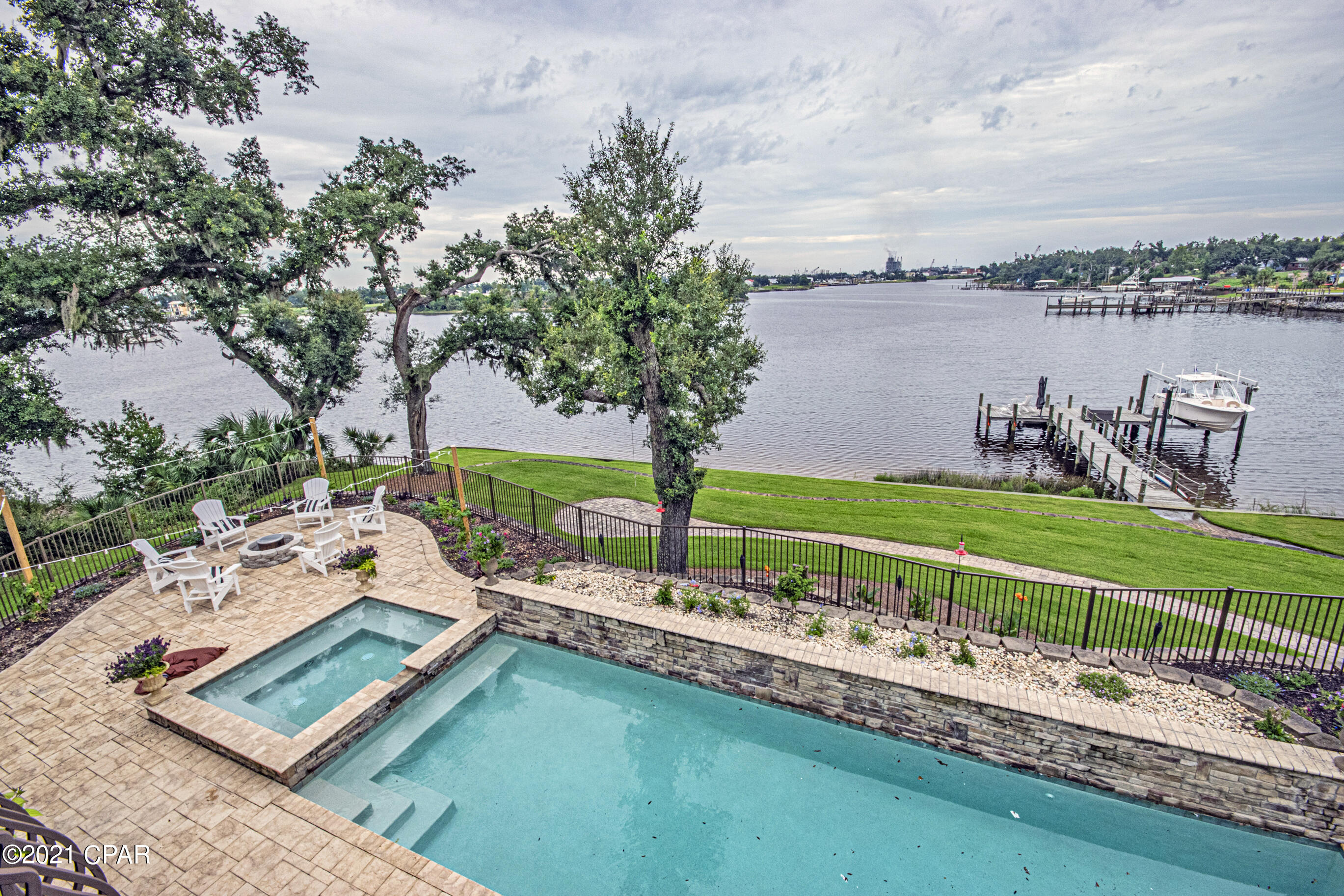 Cove Pointe - Residential