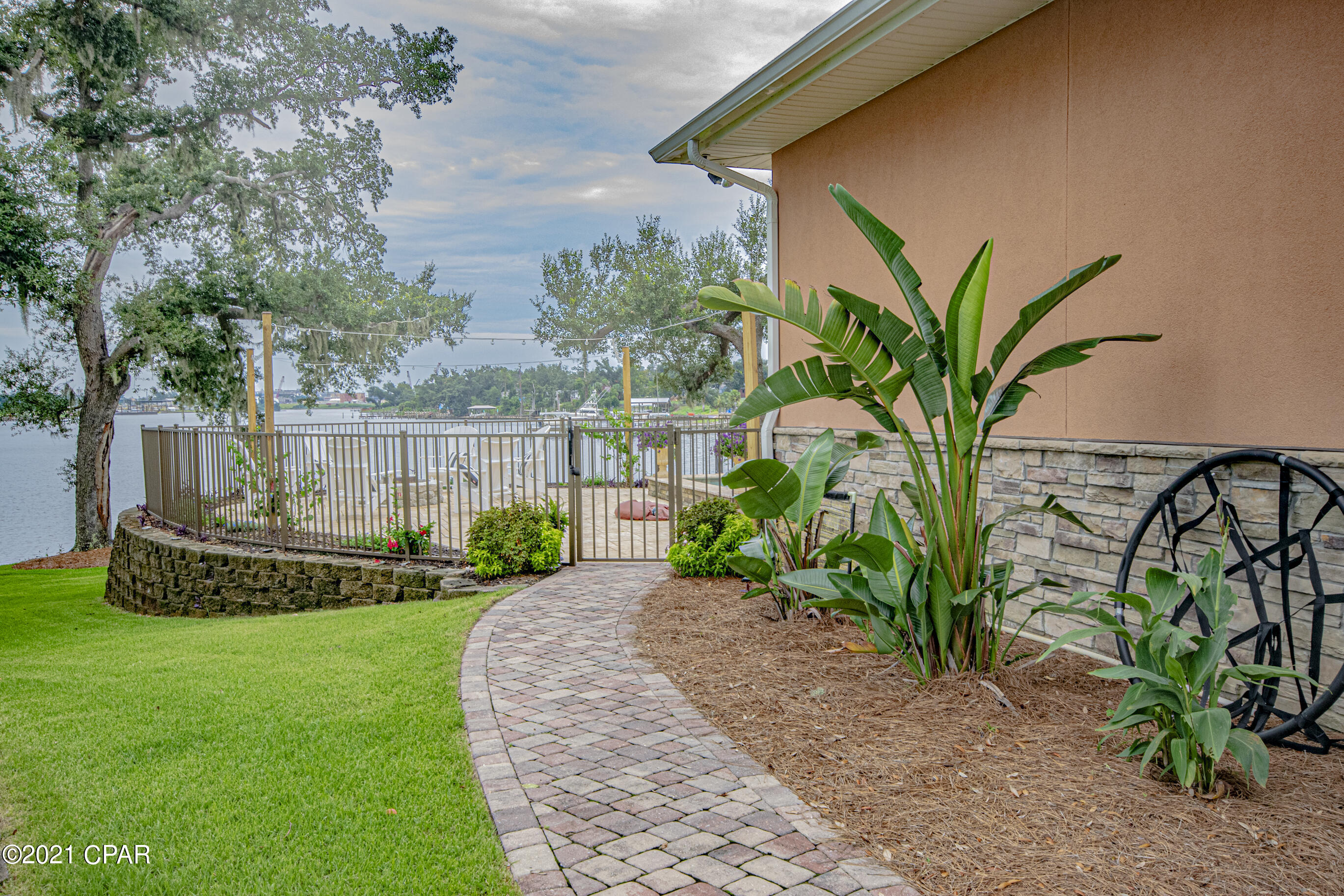 Cove Pointe - Residential