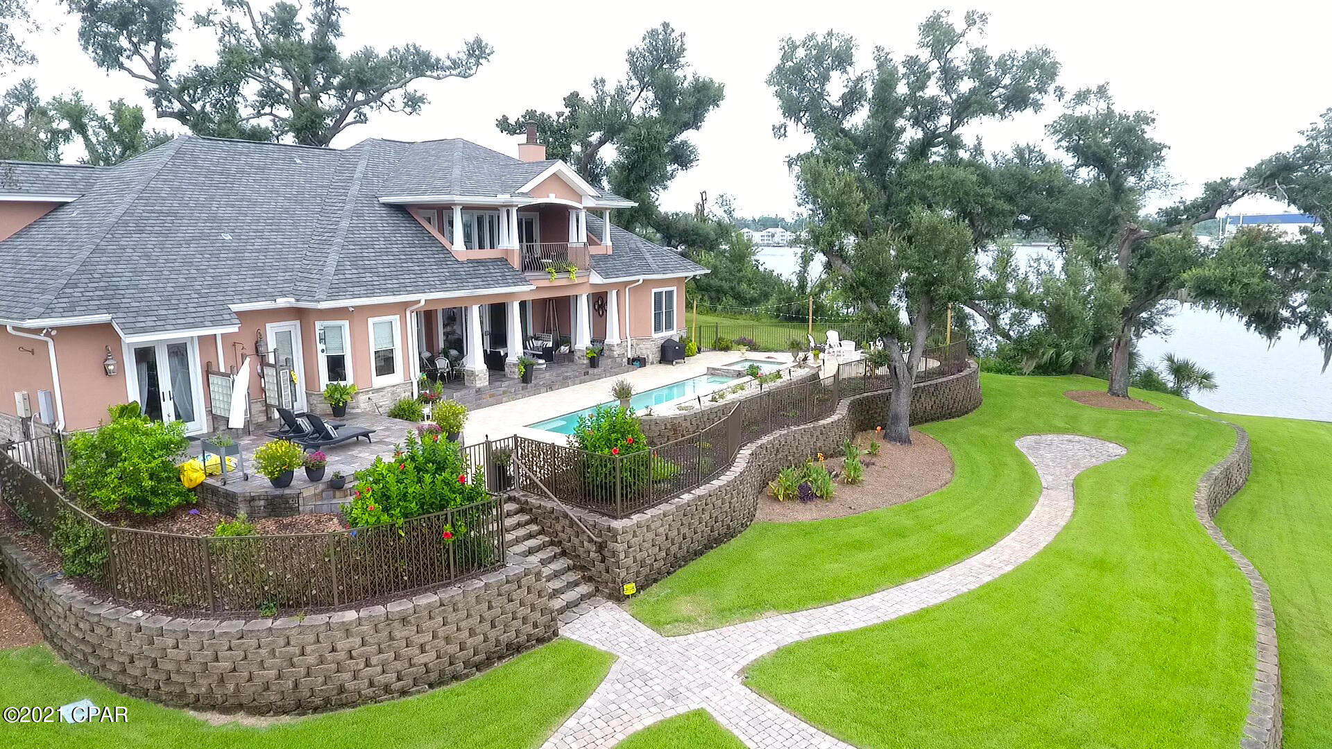 Cove Pointe - Residential