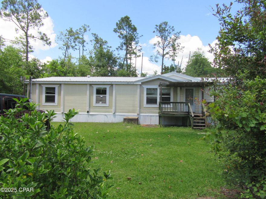 Spacious 3 bedroom 2 bath Double Wide featuring an island in the kitchen. Large master bedroom and bath with double vanity and garden tub. All sizes are approximate, please measure and verify if important. School assignments are subject to change, please check with Bay County for most accurate information. PETS NOT ALLOWED!