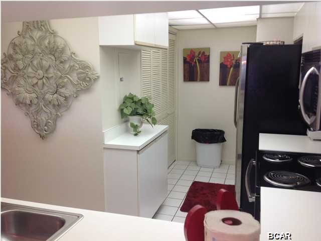 River Oaks Tennis Villas - Residential