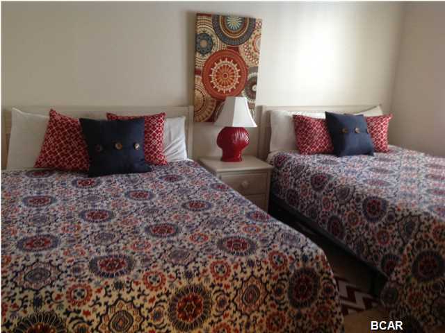 River Oaks Tennis Villas - Residential