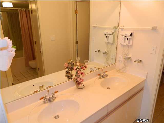 River Oaks Tennis Villas - Residential